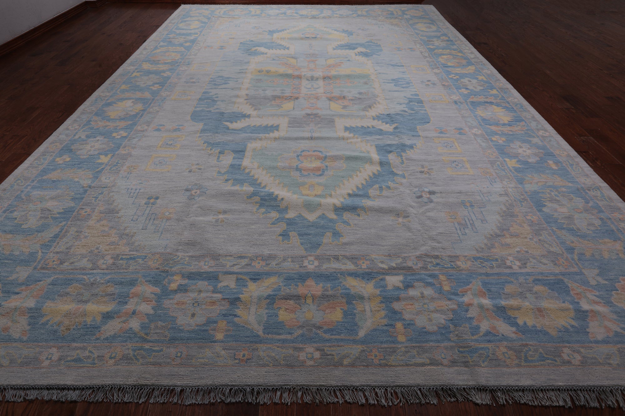 Geometric Fine Serapi Handmade Wool Rug - 12' 2" X 17' 11"