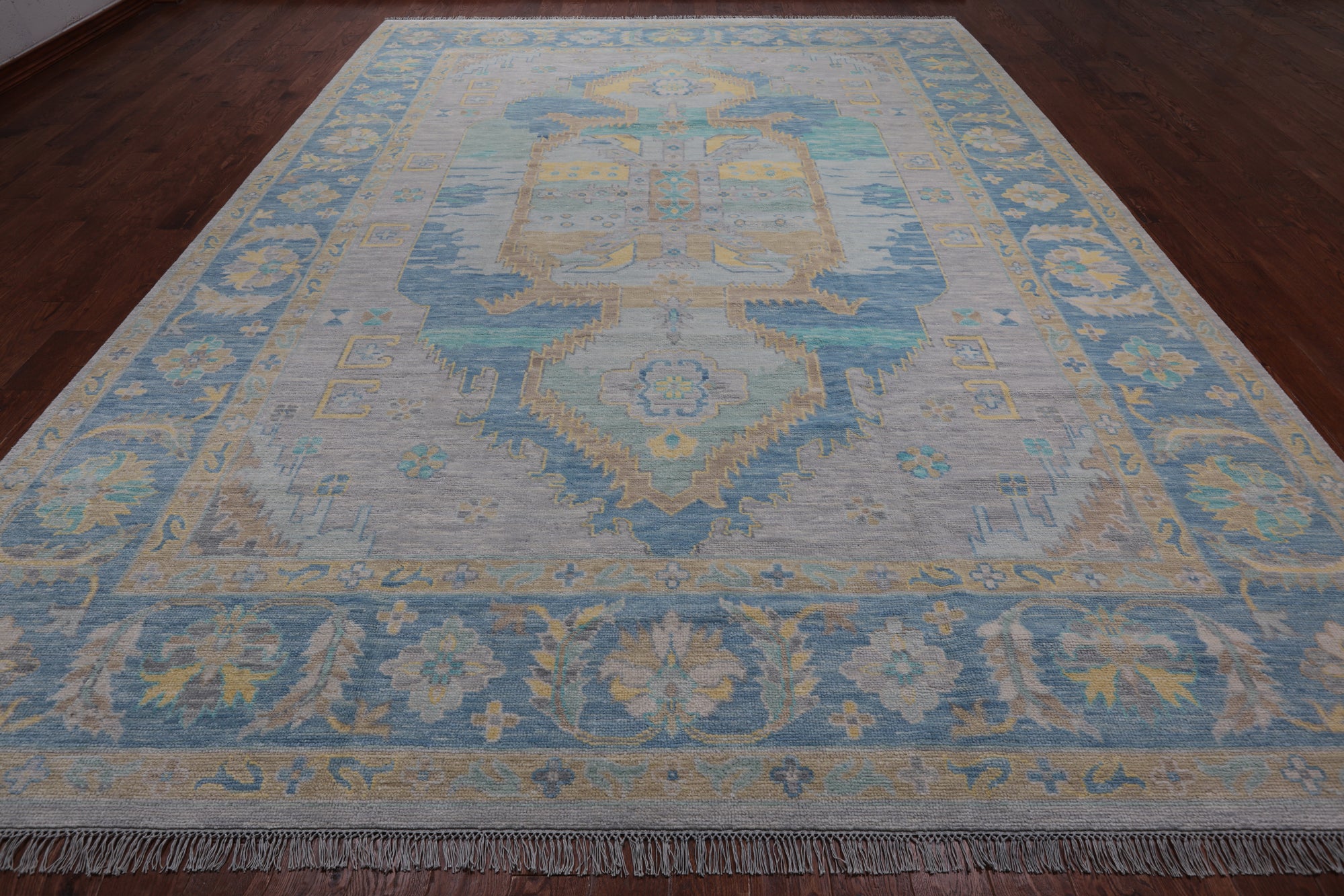 Geometric Fine Serapi Hand Knotted Wool Rug - 10' 3" X 14' 3"