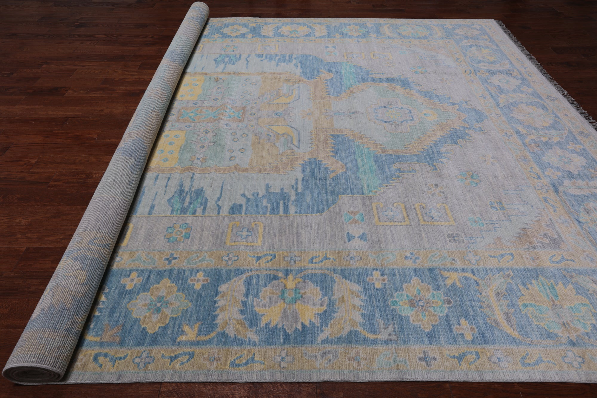 Geometric Fine Serapi Hand Knotted Wool Rug - 10' 3" X 14' 3"