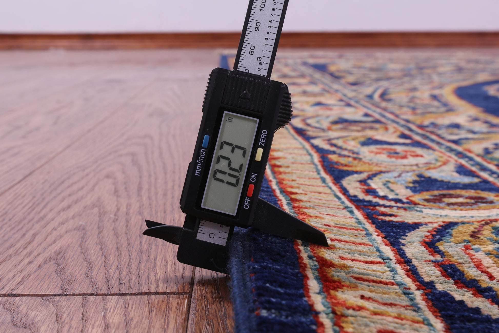 Contemporary Hand Knotted Wool Rug - 4' 9" X 11' 6" - Golden Nile