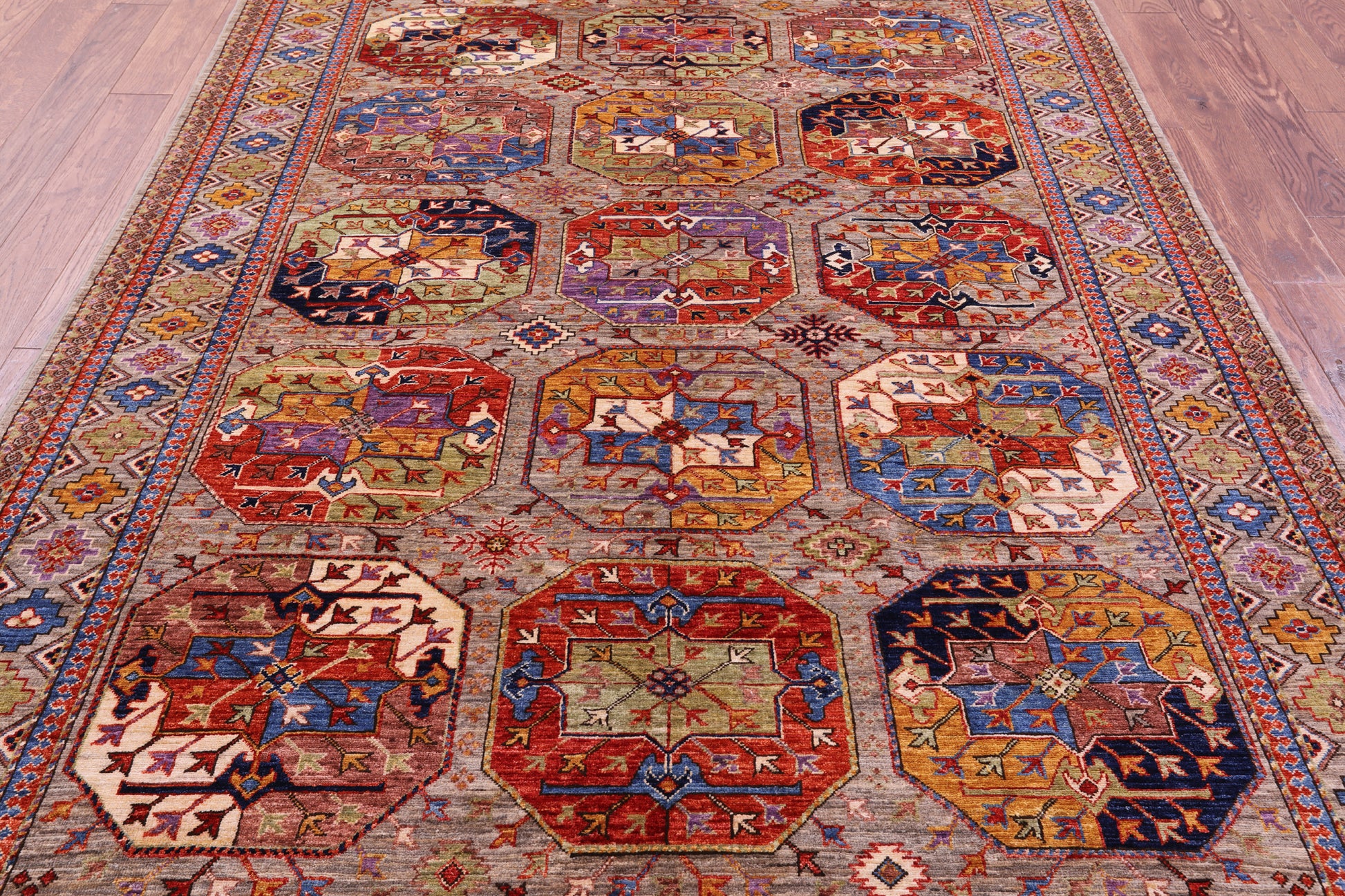 Turkmen Ersari Hand Knotted Wool Rug - 6' 4" X 9' 6" - Golden Nile