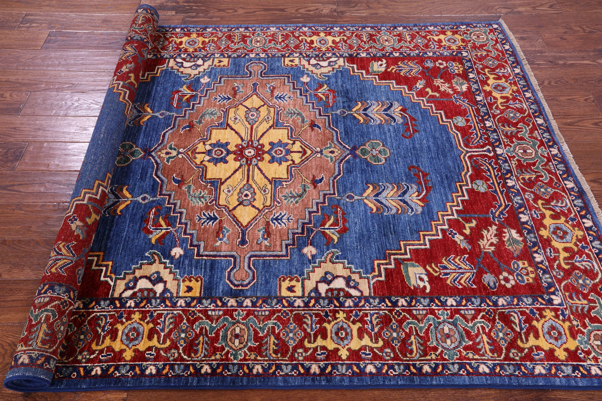 Persian Fine Serapi Hand Knotted Wool Rug - 4' 11" X 6' 10" - Golden Nile
