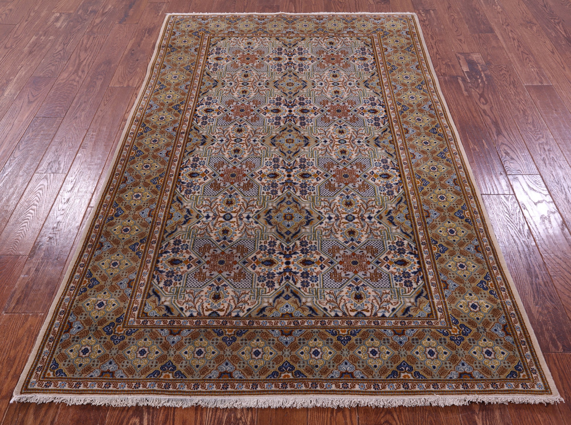 Persian Kashan Hand Knotted Wool Rug - 4' 7" X 7' 0" - Golden Nile