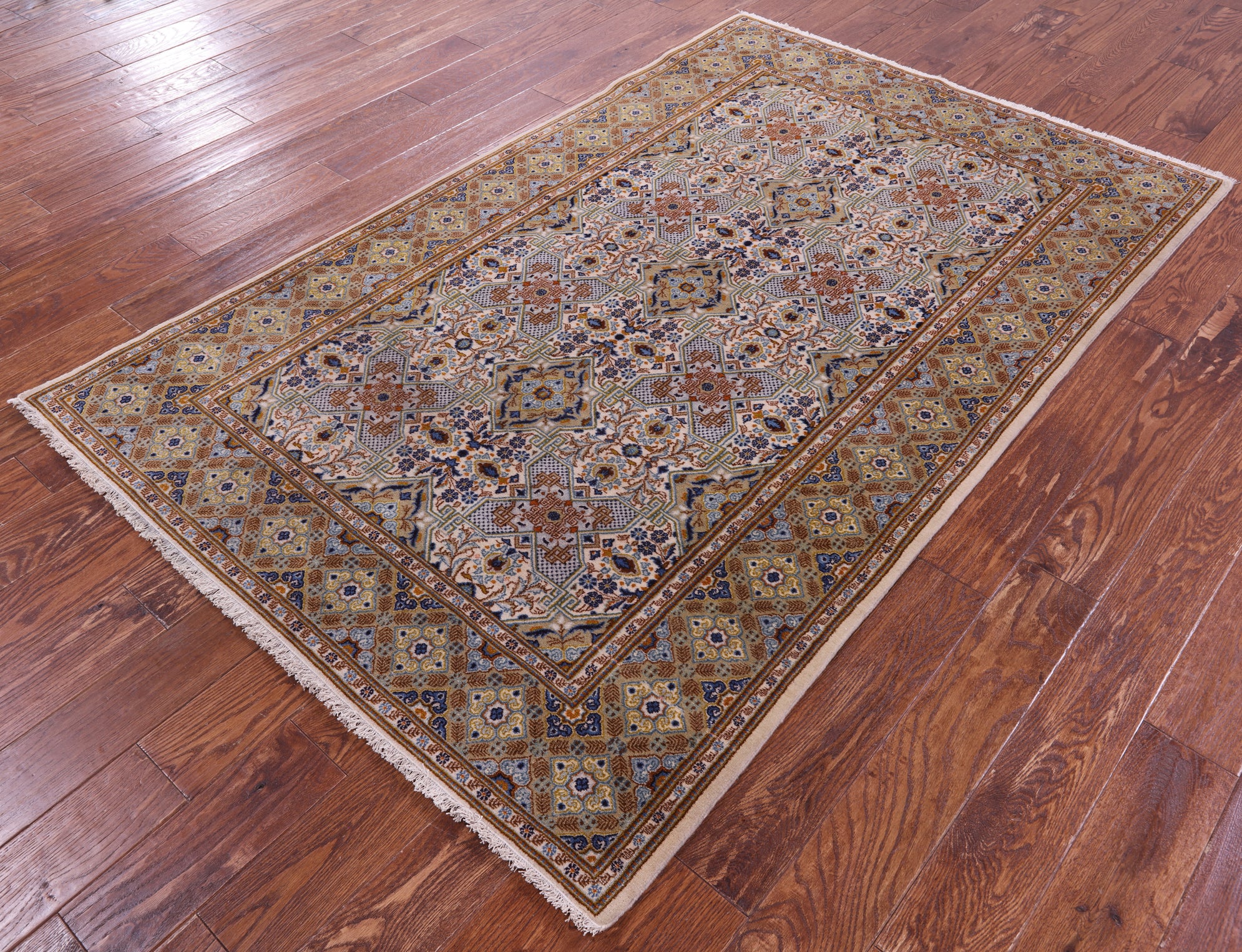 Persian Kashan Hand Knotted Wool Rug - 4' 7" X 7' 0" - Golden Nile