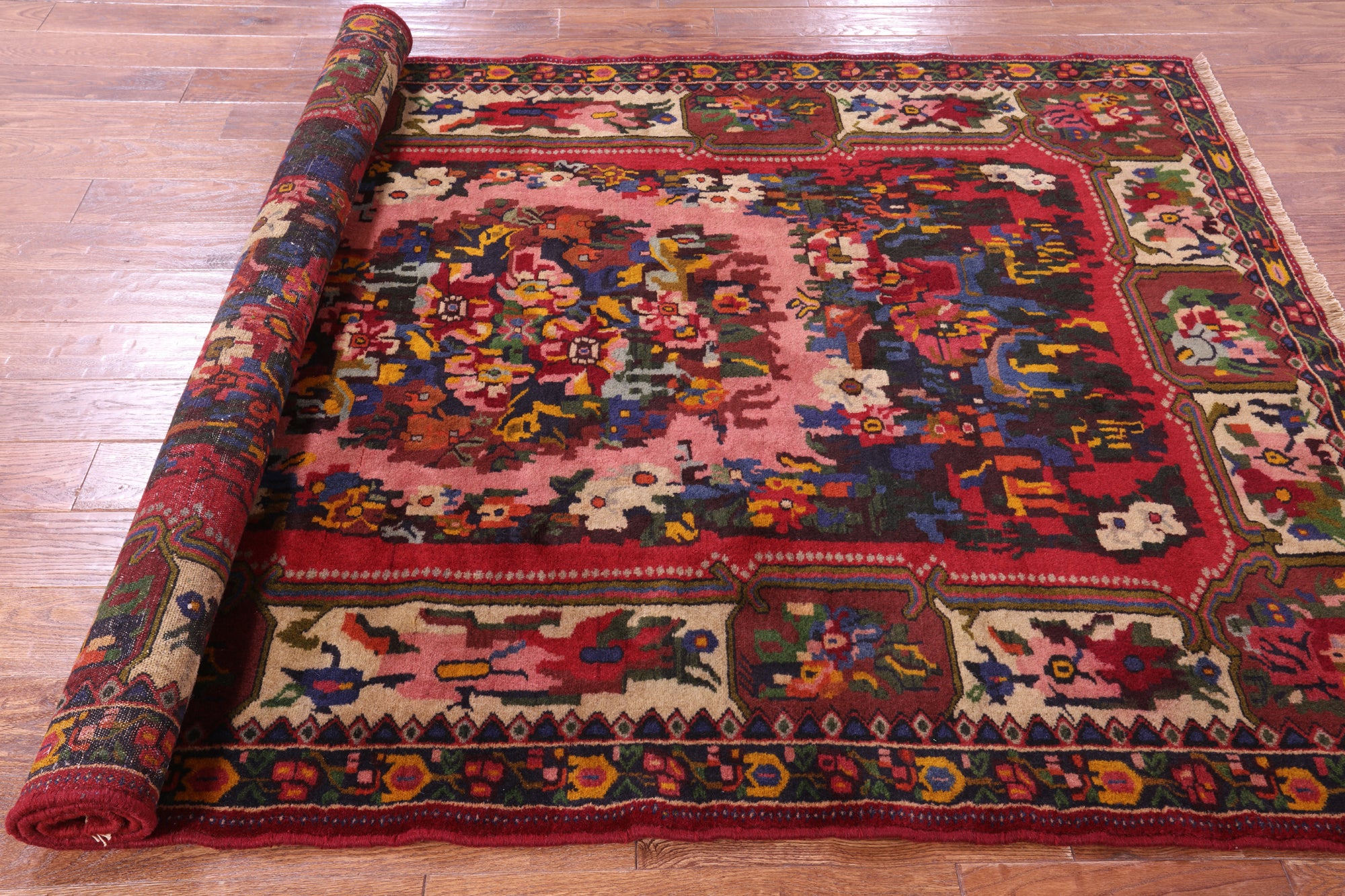 Persian Hand Knotted Wool Rug - 5' 6" X 8' 4" - Golden Nile