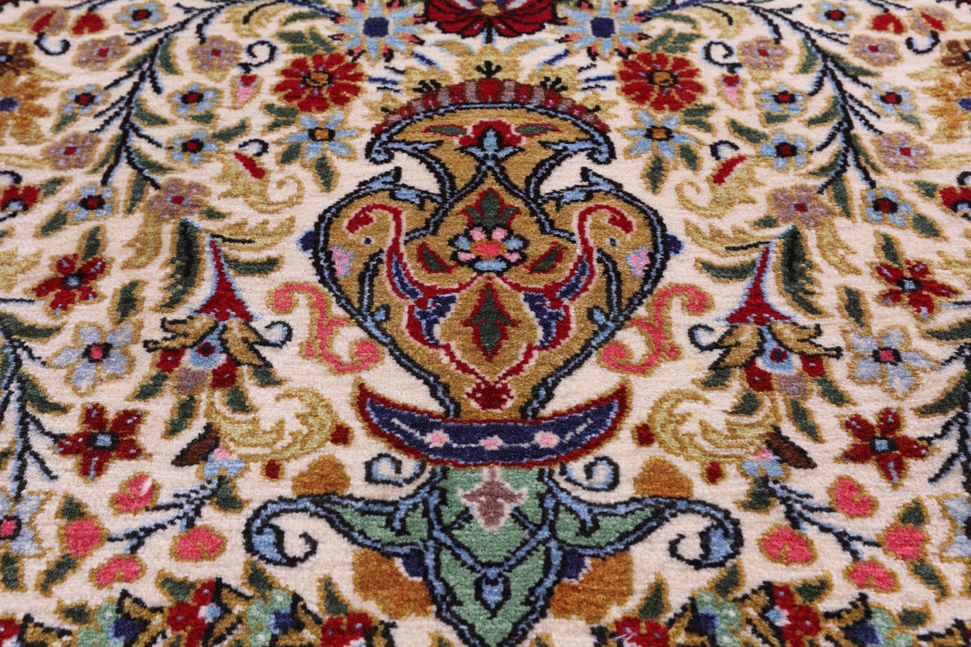 Persian Qum Handmade Wool Rug - 4' 8" X 7' 0" - Golden Nile