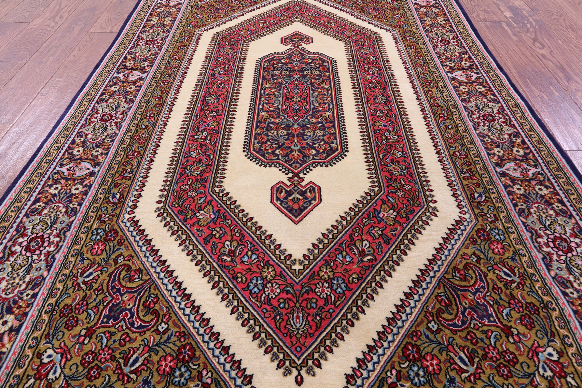 Persian Qum Handmade Wool Rug - 4' 7" X 6' 11" - Golden Nile