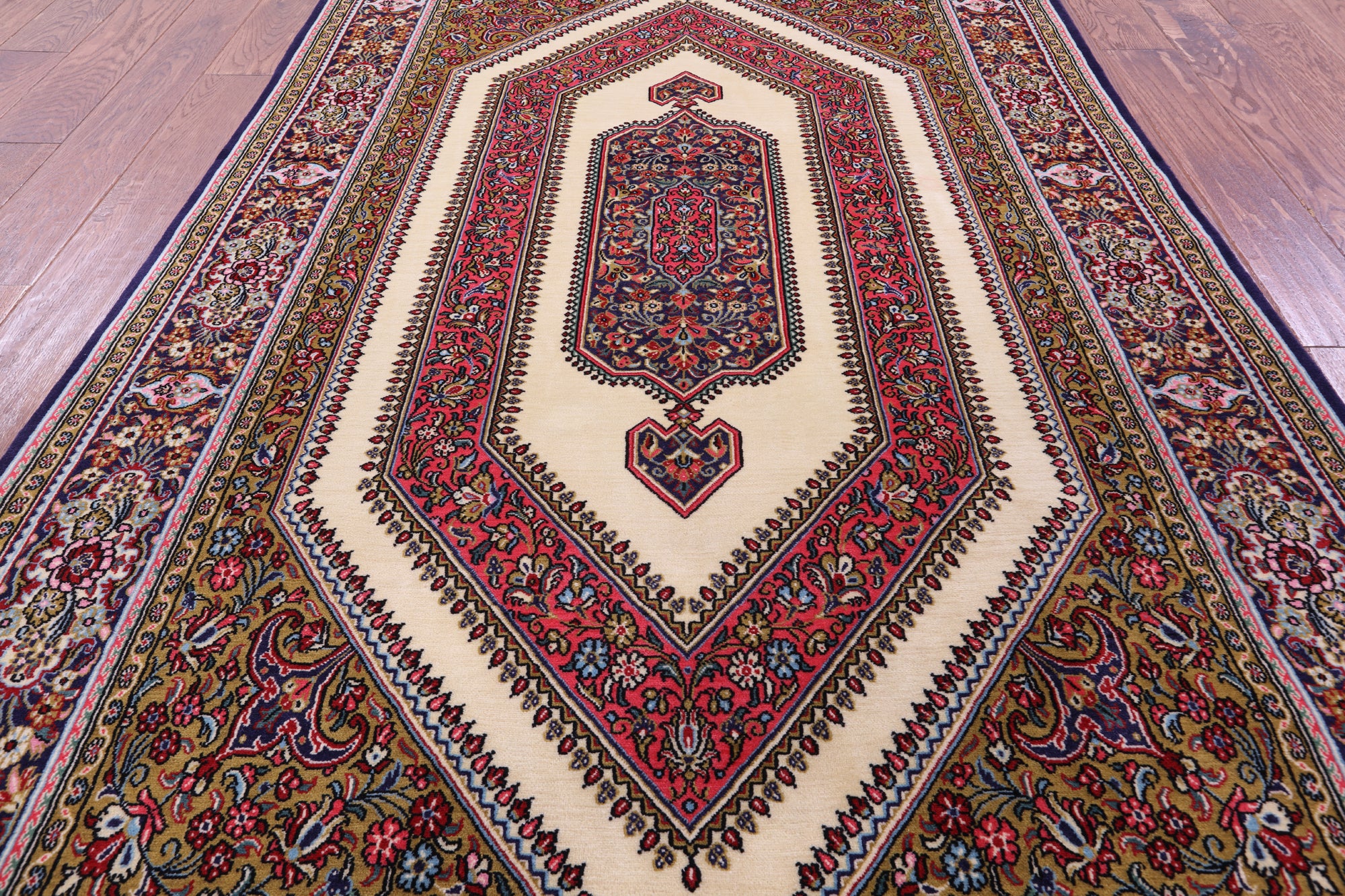 Persian Qum Handmade Wool Rug - 4' 7" X 6' 11" - Golden Nile