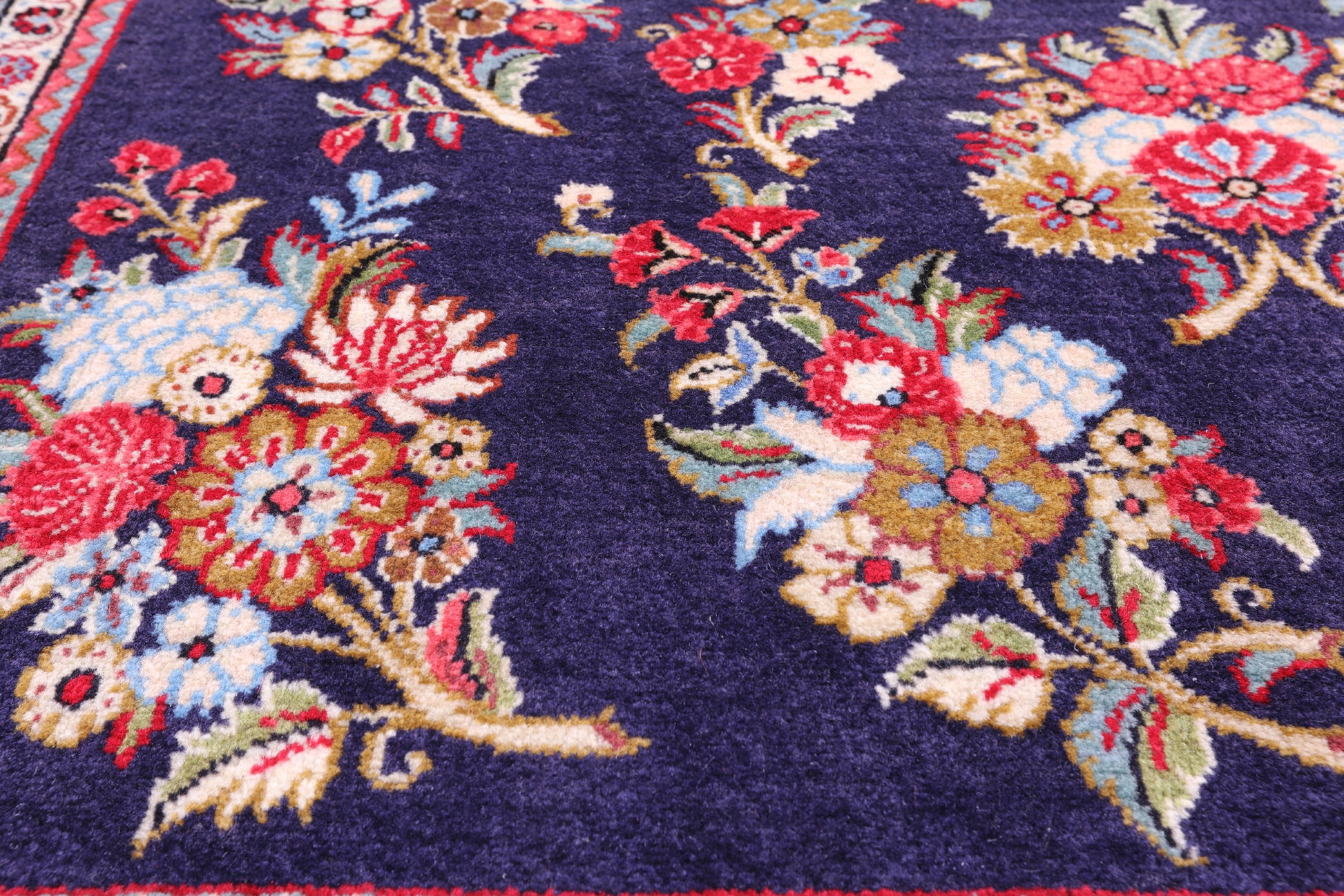 Persian Qum Hand Knotted Wool Rug - 4' 5" X 6' 7" - Golden Nile