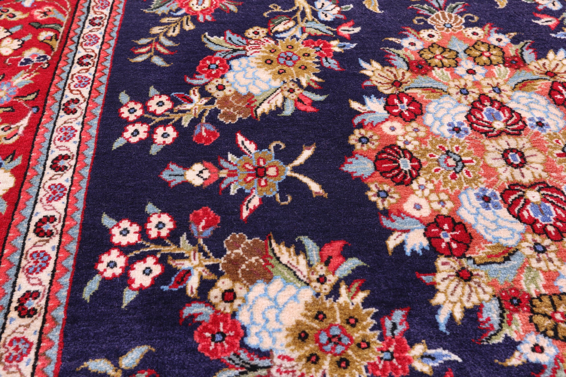 Persian Qum Hand Knotted Wool Rug - 4' 5" X 6' 7" - Golden Nile