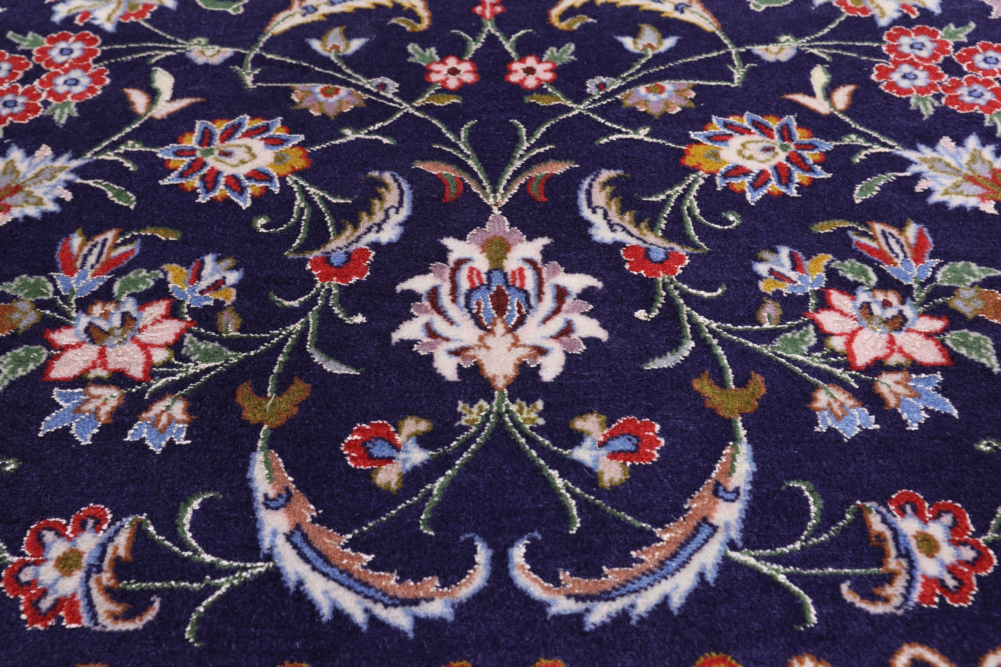 Persian Isfahan Hand Knotted Wool & Silk Rug - 3' 7" X 5' 3" - Golden Nile