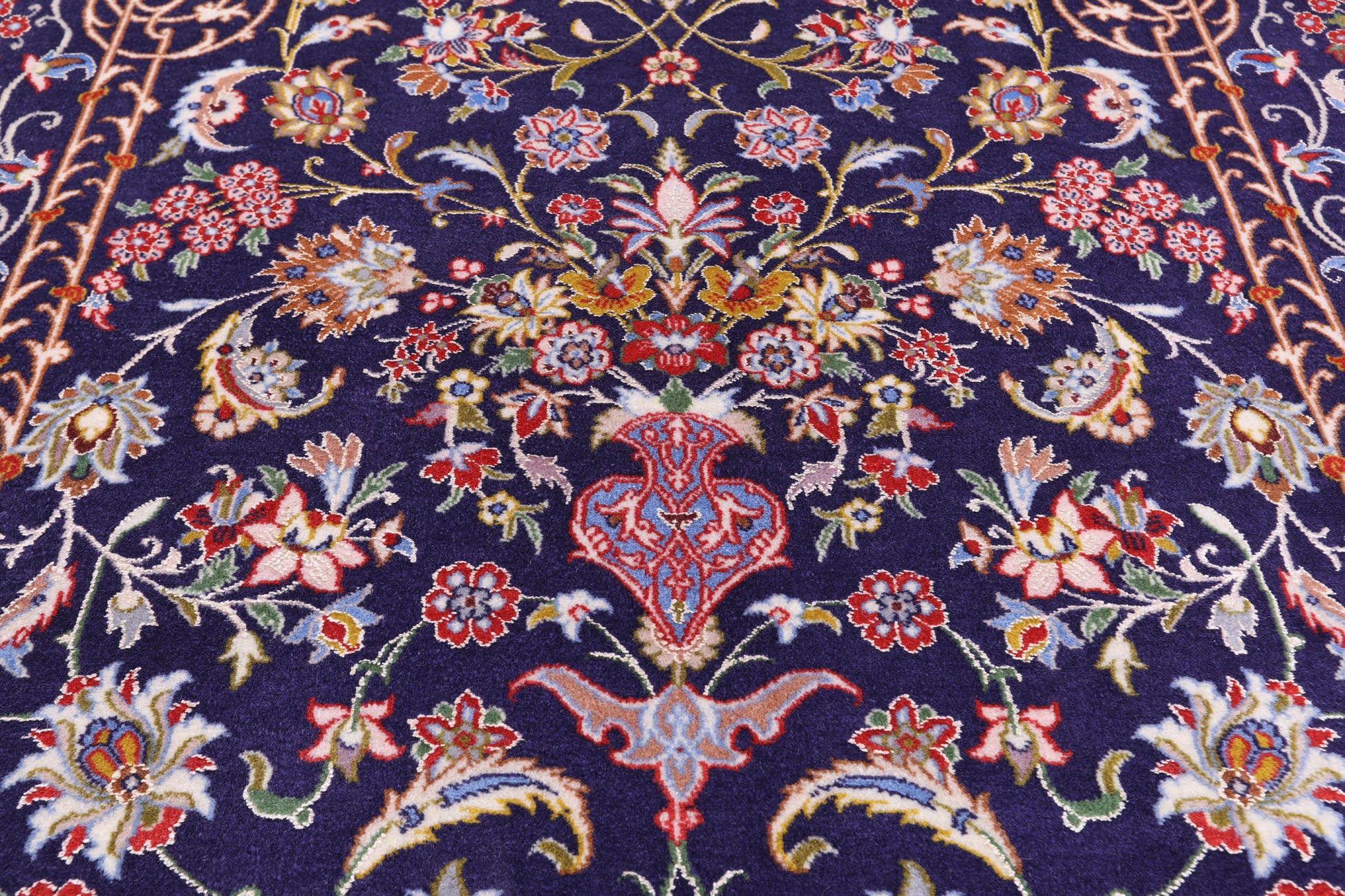 Persian Isfahan Hand Knotted Wool & Silk Rug - 3' 7" X 5' 3" - Golden Nile
