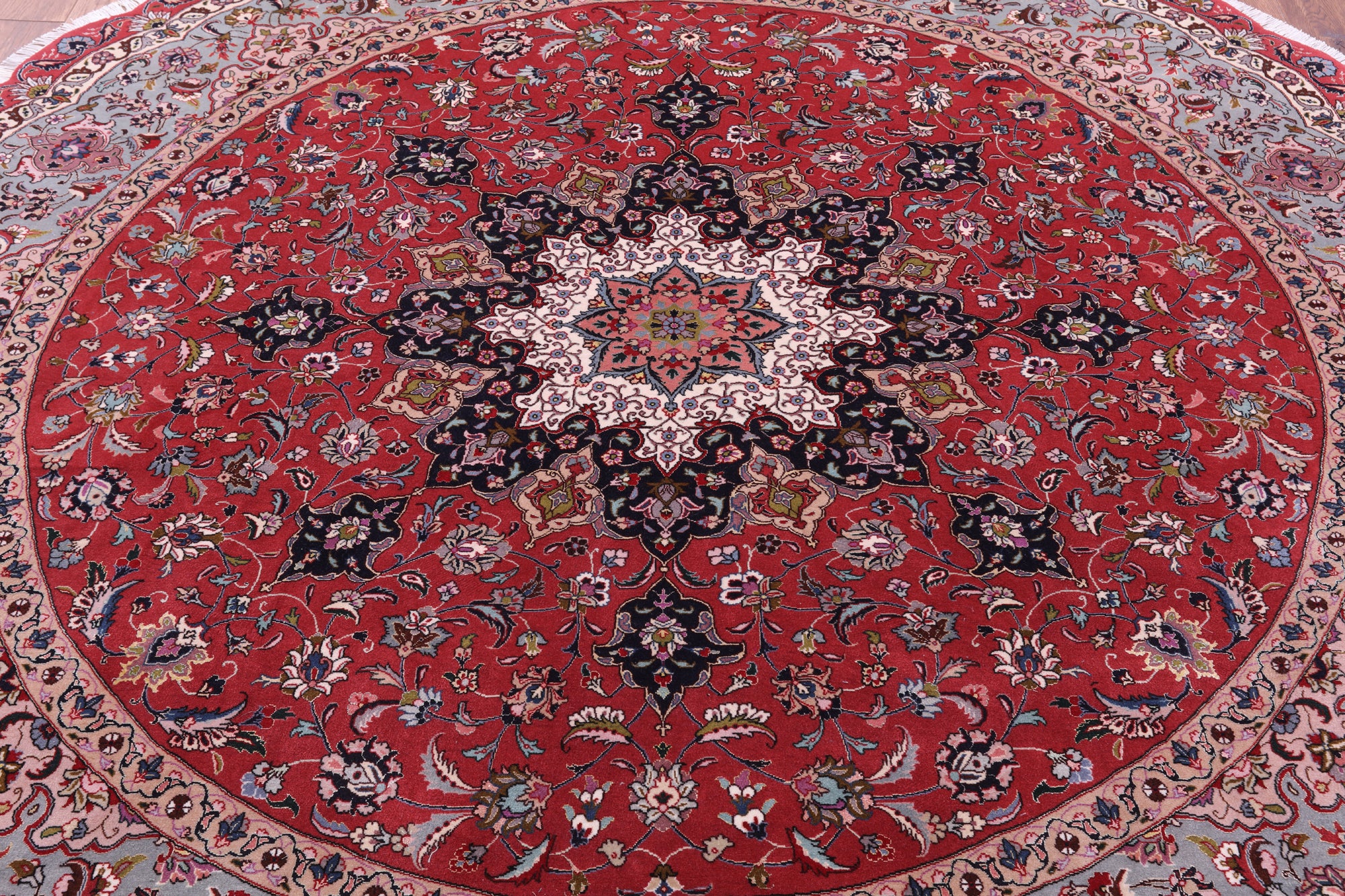 Red Round Persian Tabriz Hand Knotted Wool & Silk Rug - 7' 10" X 7' 10"