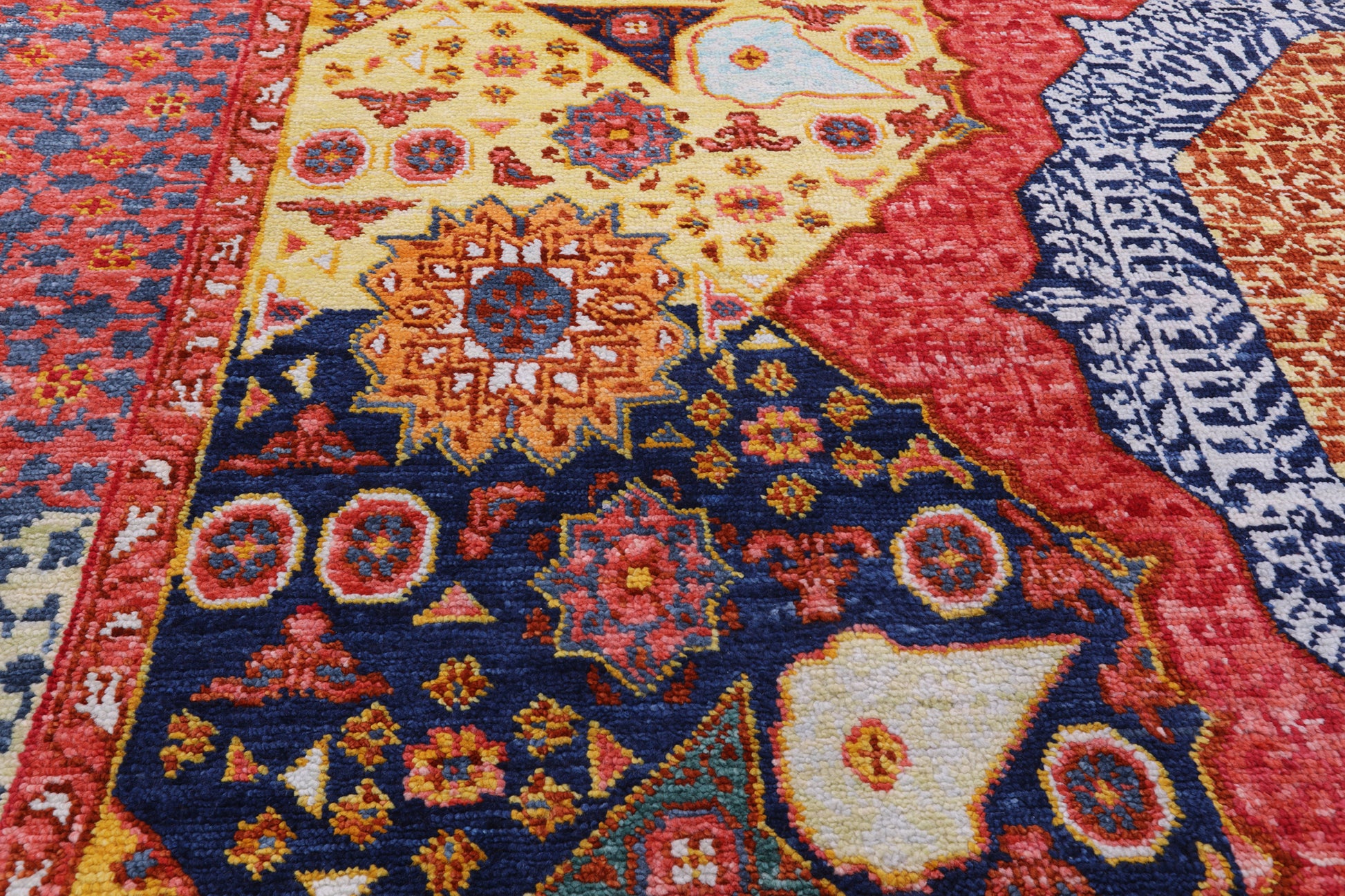 Geometric Persian Mamluk Hand Knotted Wool Rug - 12' 1" X 17' 10" - Golden Nile