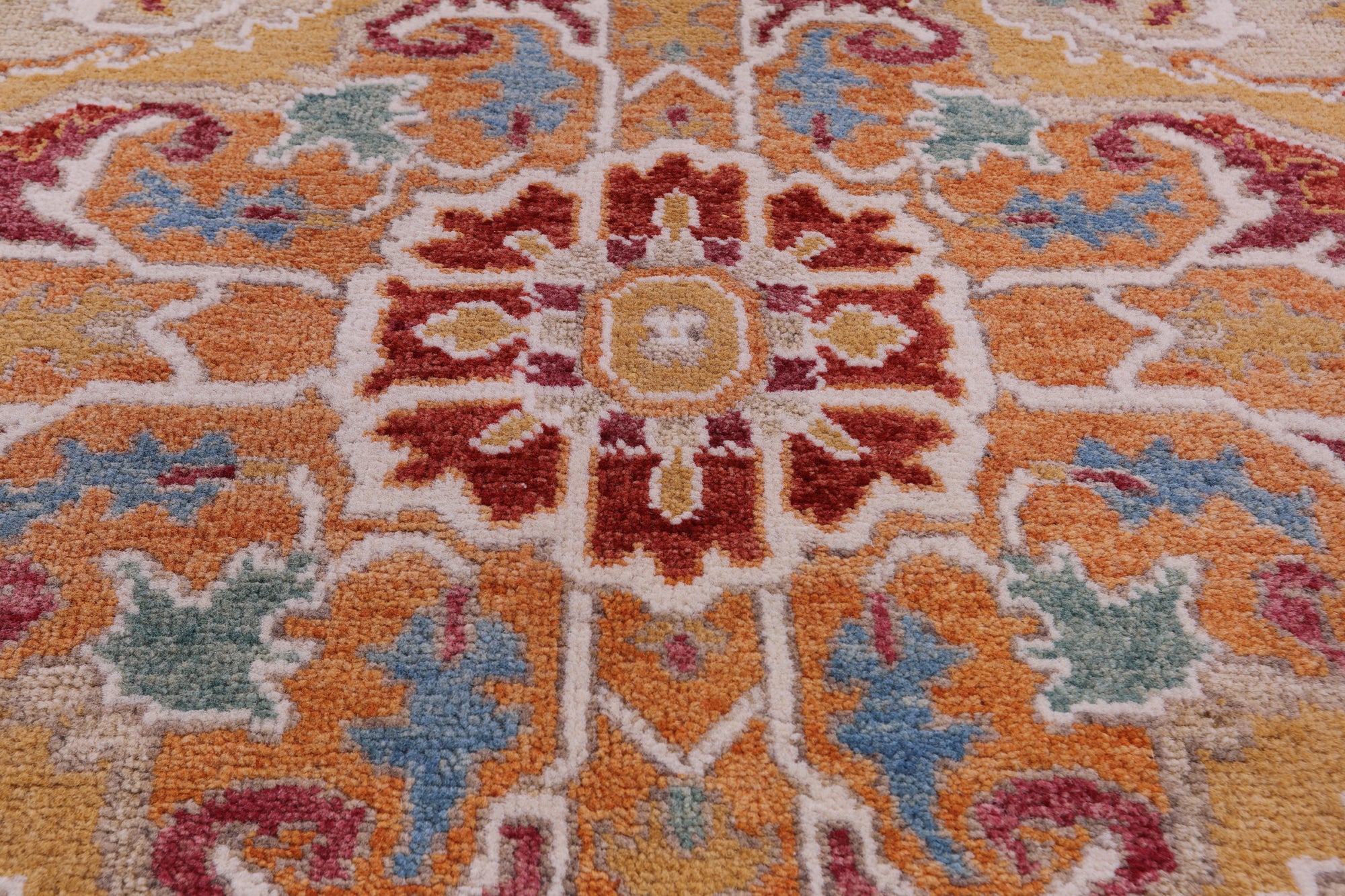 Ivory Persian Heriz Serapi Handmade Wool Rug - 9' 0" X 12' 0"