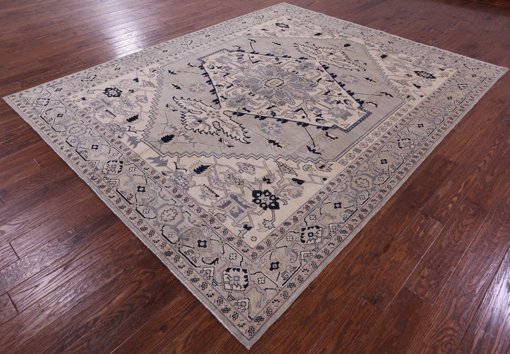 Light Grey Persian Heriz Serapi Handmade Wool Rug - 8' 1" X 10' 0"