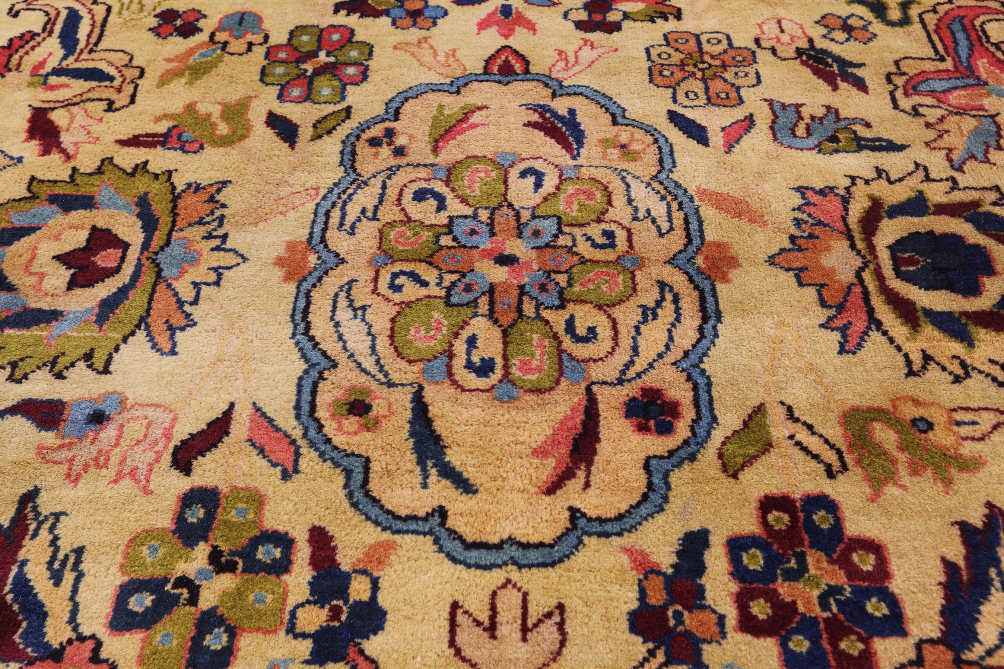 Ivory Vegetable Dyed Turkish Oushak Handmade Wool Rug - 6' 2" X 9' 5"