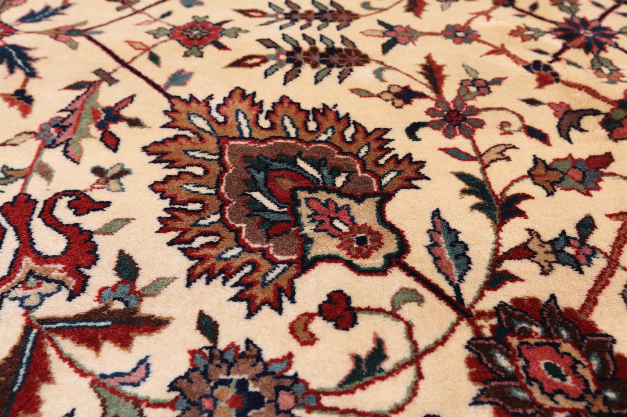 Beige Persian Fine Tabriz Handmade Wool Rug - 4' 11" X 6' 10"
