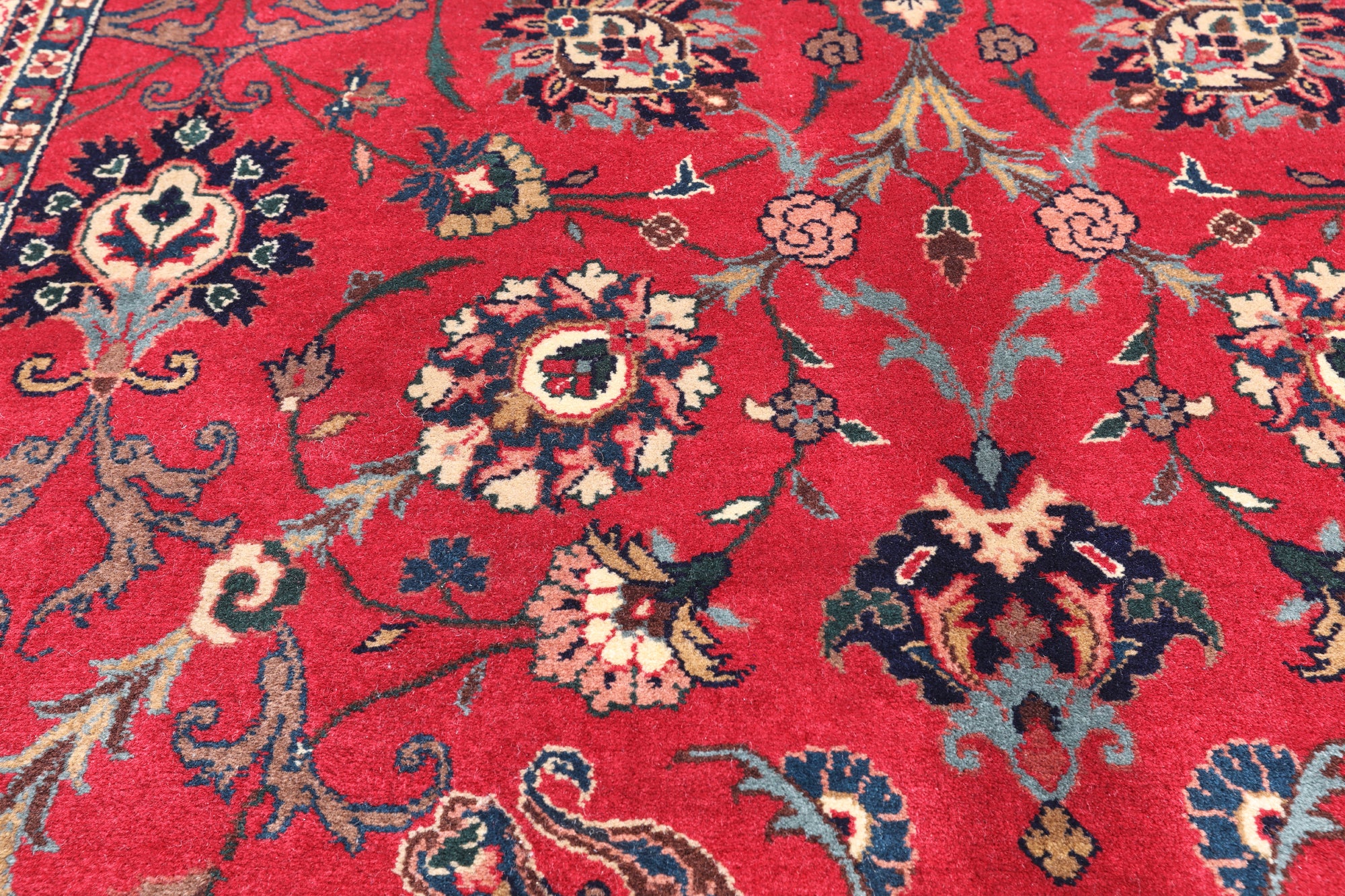 Red Persian Fine Tabriz Handmade Wool Rug - 9' 11" X 13' 7"