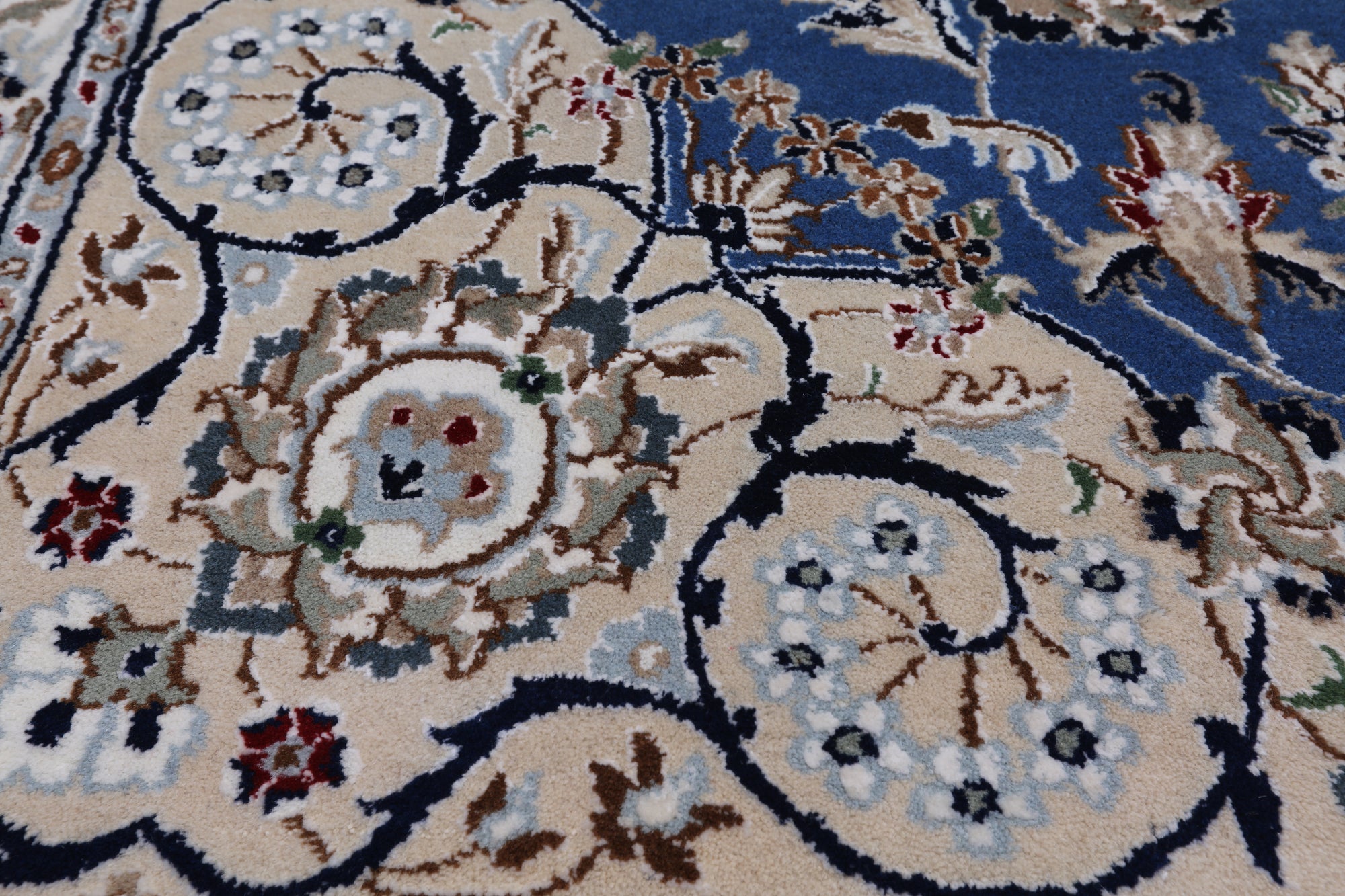 Square Persian Nain Handmade Wool & Silk Rug - 9' 0" X 9' 0"