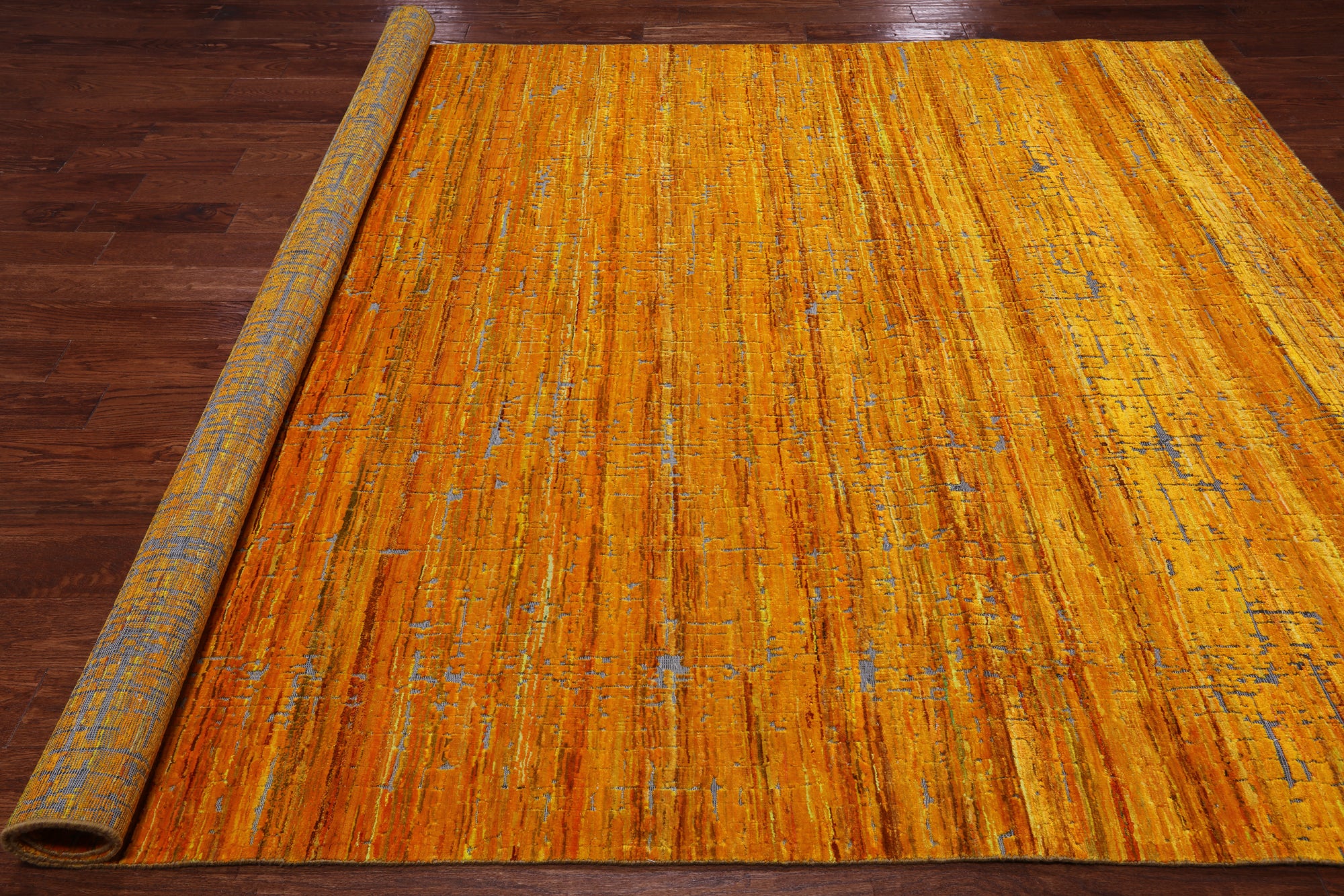 Gold Modern Embossed Hand Knotted 100% Silk Rug - 7' 11" X 9' 10"