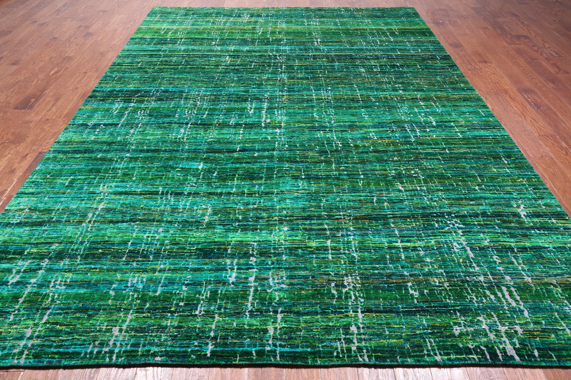 Green Modern Embossed Hand Knotted 100% Silk Rug - 8' 11" X 11' 11"