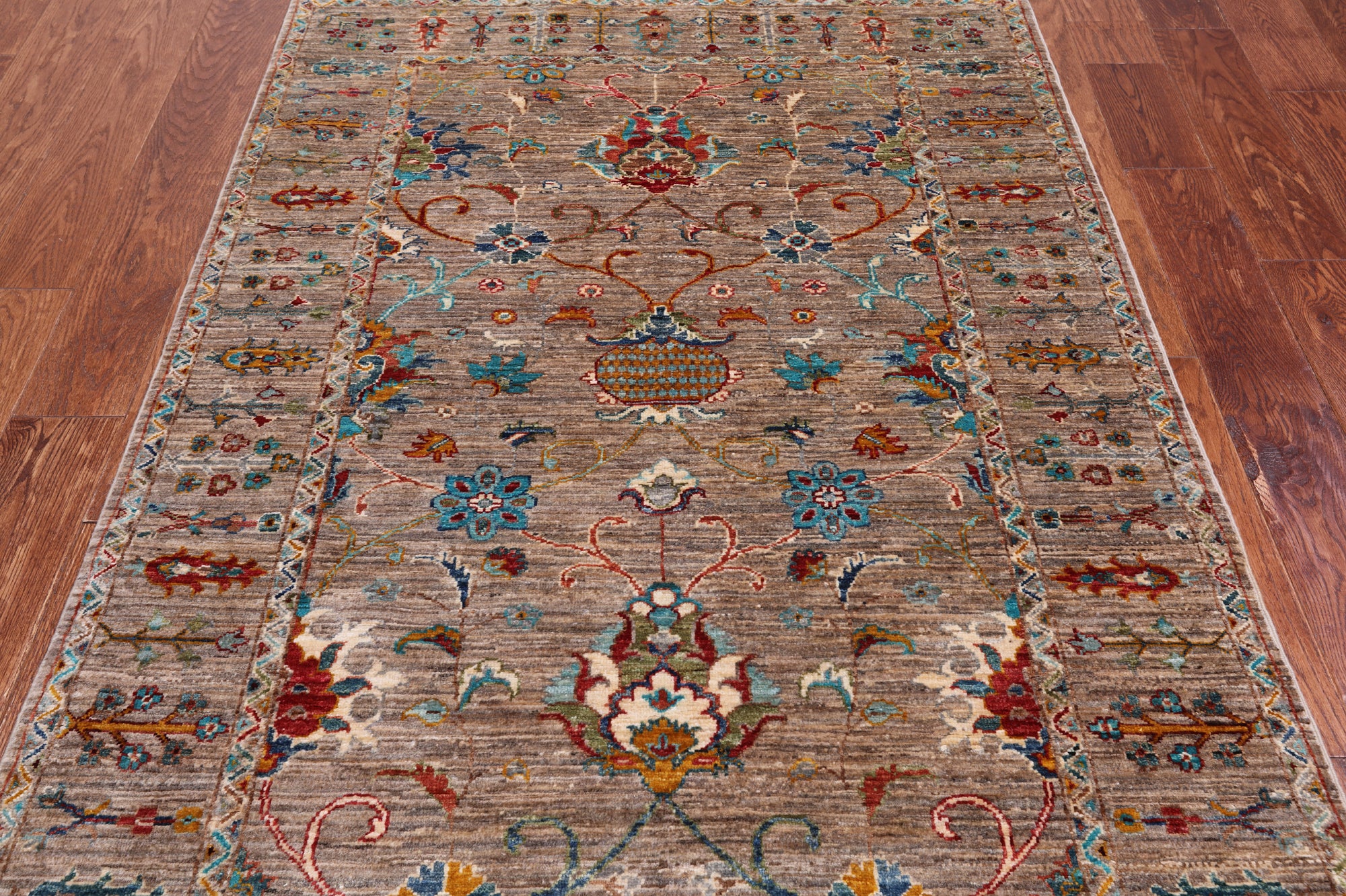 Peshawar Hand Knotted Wool Rug - 4' 1" X 5' 11"