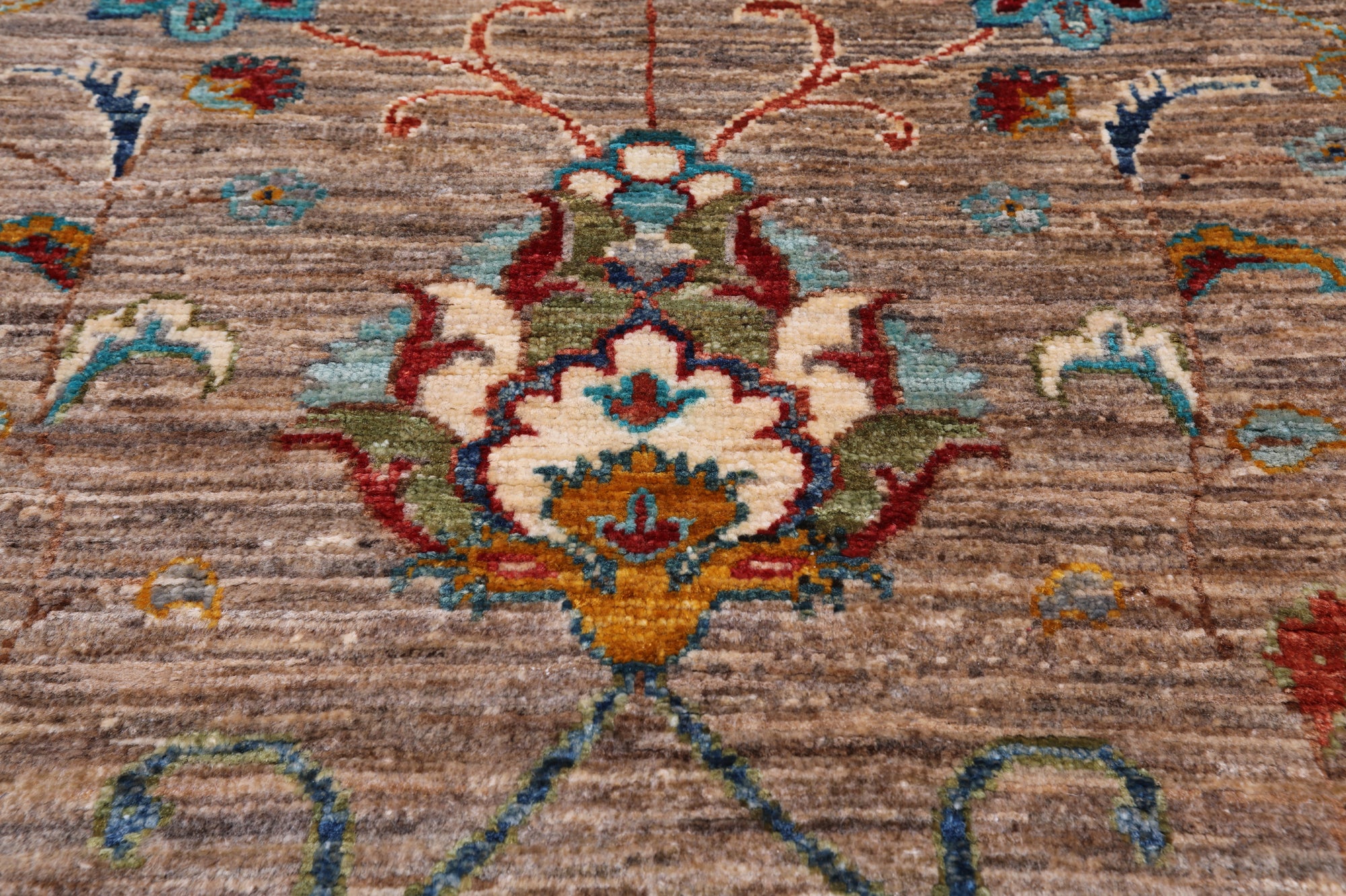 Peshawar Hand Knotted Wool Rug - 4' 1" X 5' 11"