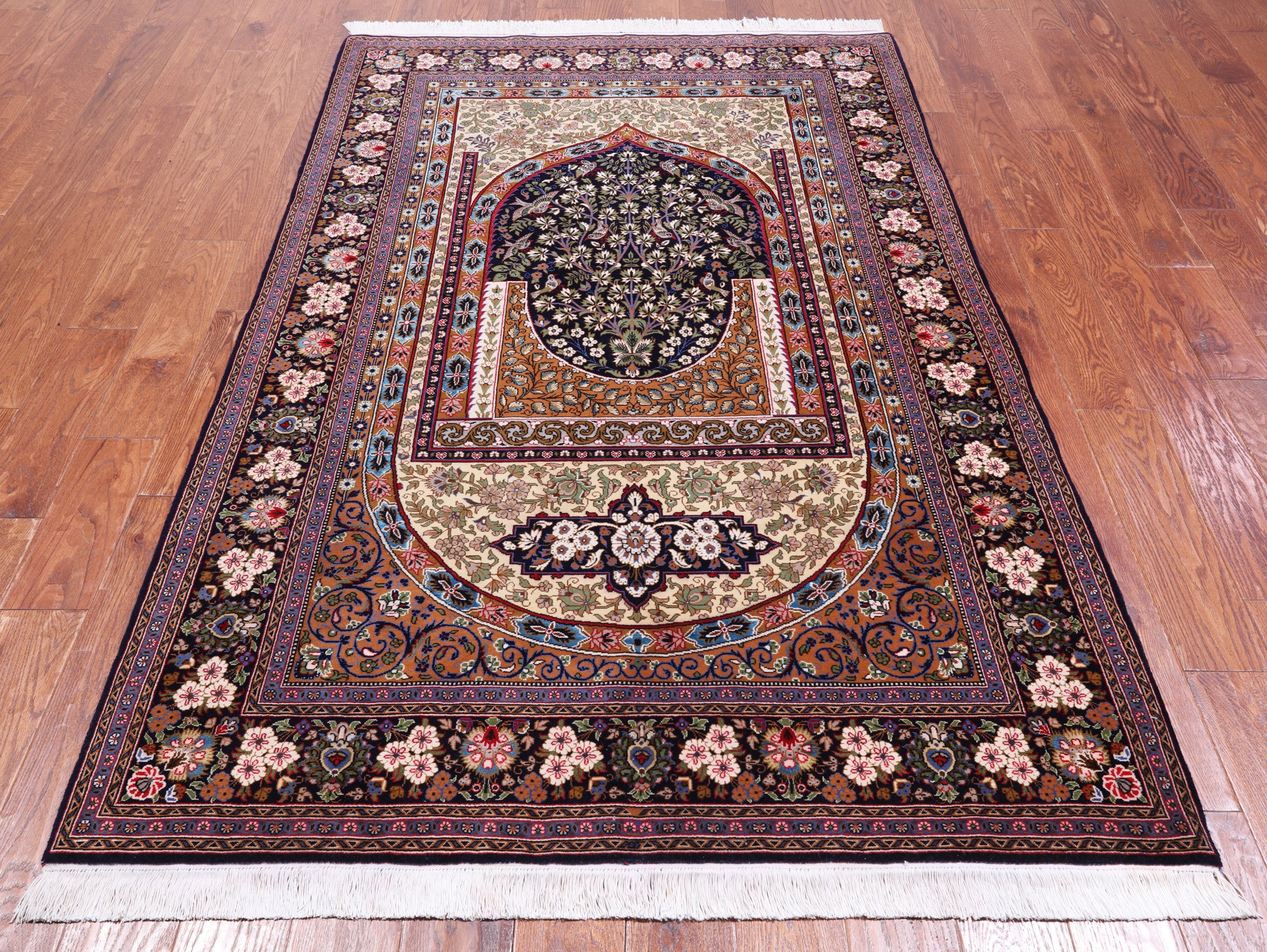 Persian Qum Handmade Wool Rug - 4' 8" X 7' 4"