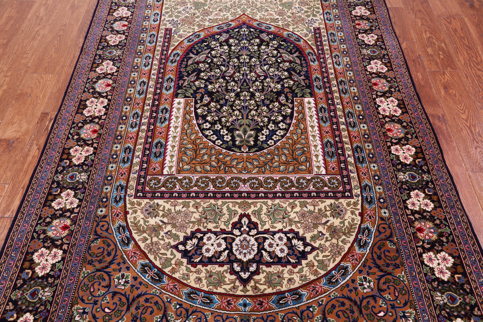 Persian Qum Handmade Wool Rug - 4' 8" X 7' 4"
