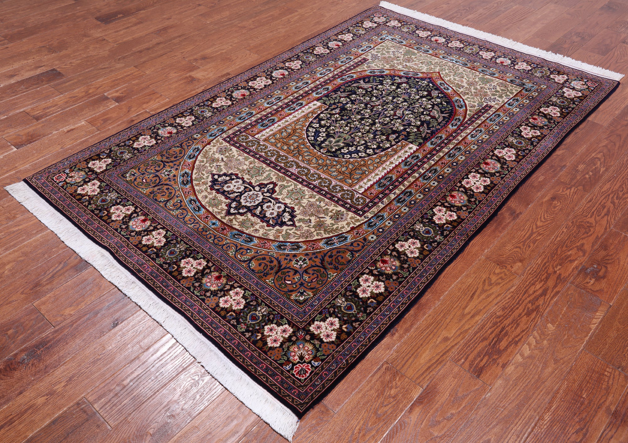 Persian Qum Handmade Wool Rug - 4' 8" X 7' 4"