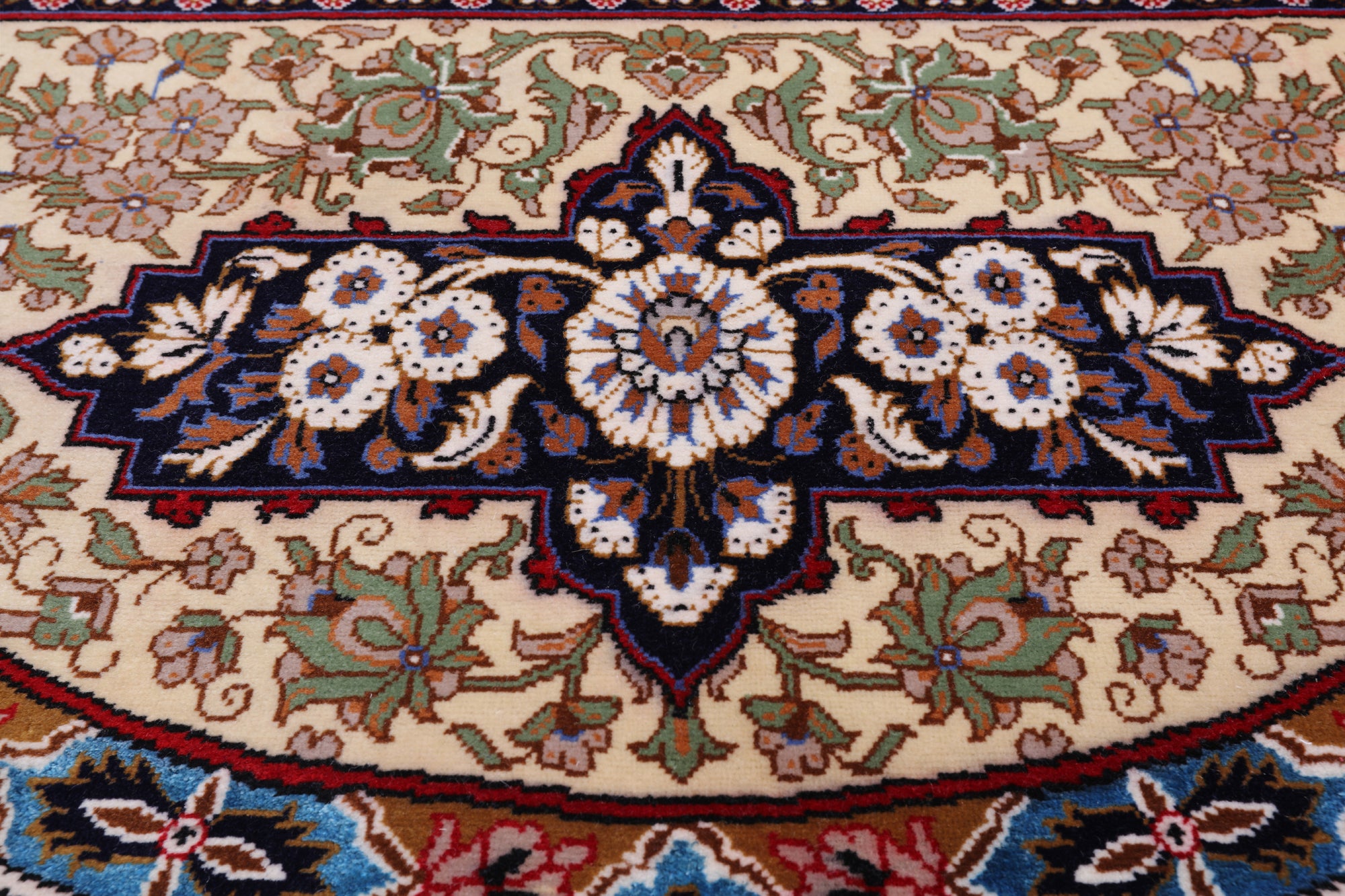 Persian Qum Handmade Wool Rug - 4' 8" X 7' 4"