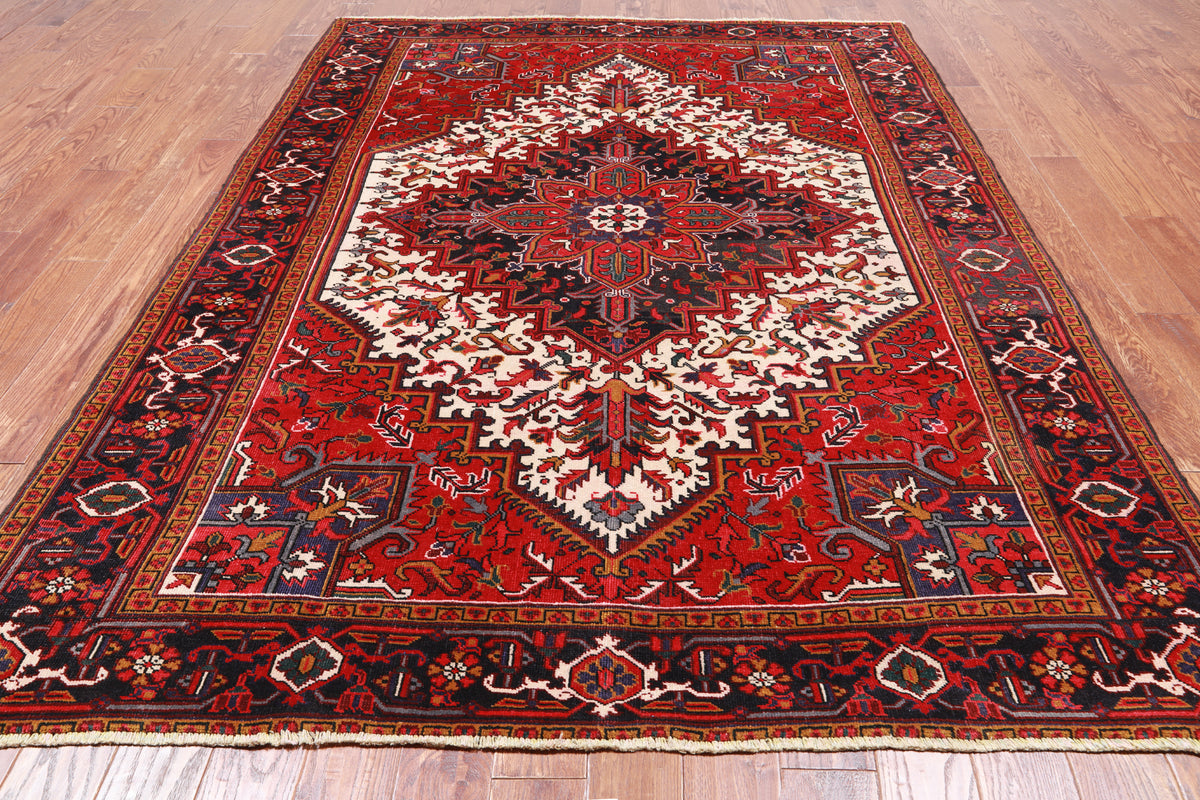Ivory Vintage Persian Heriz Serapi Hand Knotted Wool Rug - 6' 8" X 9' 3"