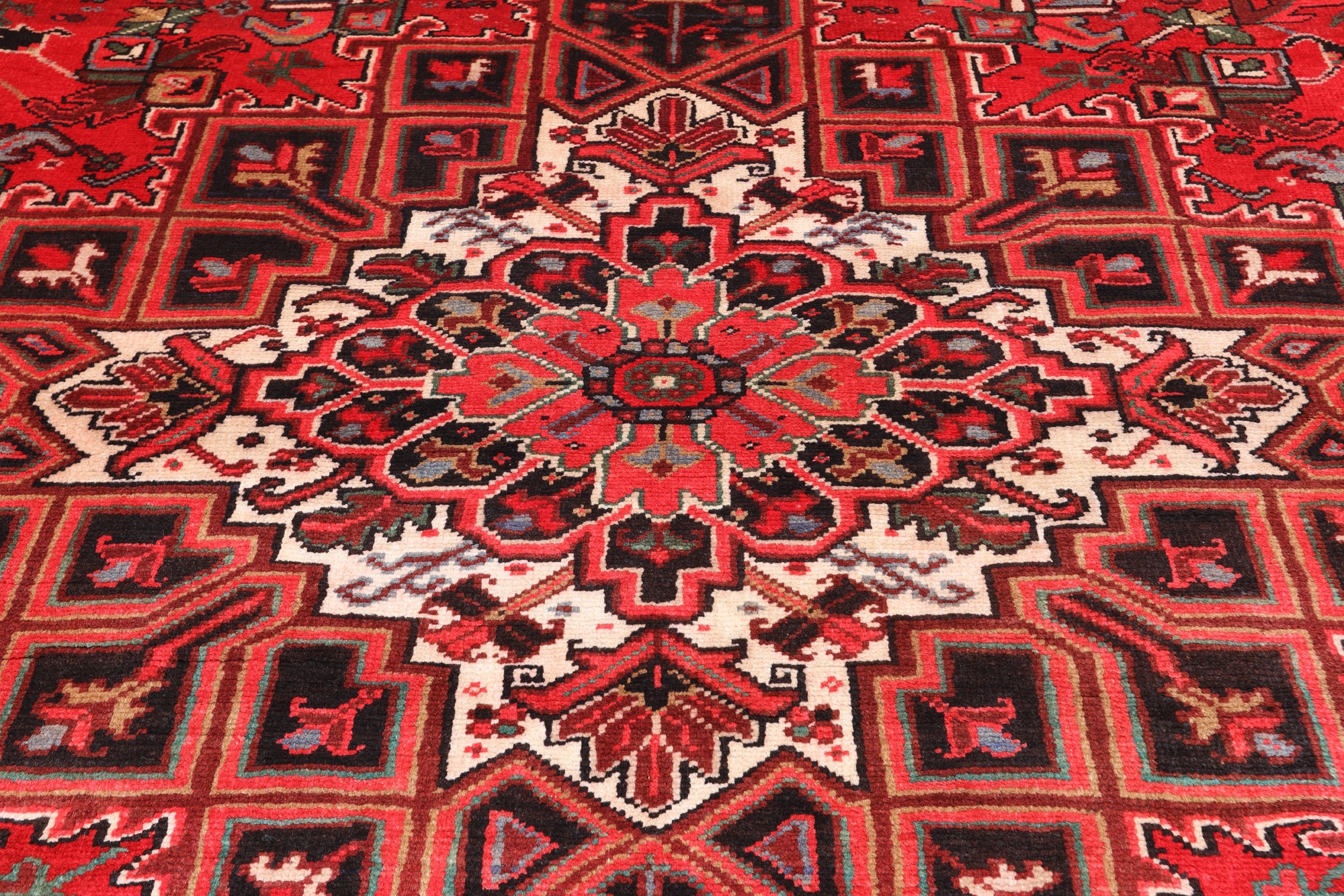 Red Vintage Persian Heriz Serapi Handmade Wool Rug - 8' 1" X 10' 11"