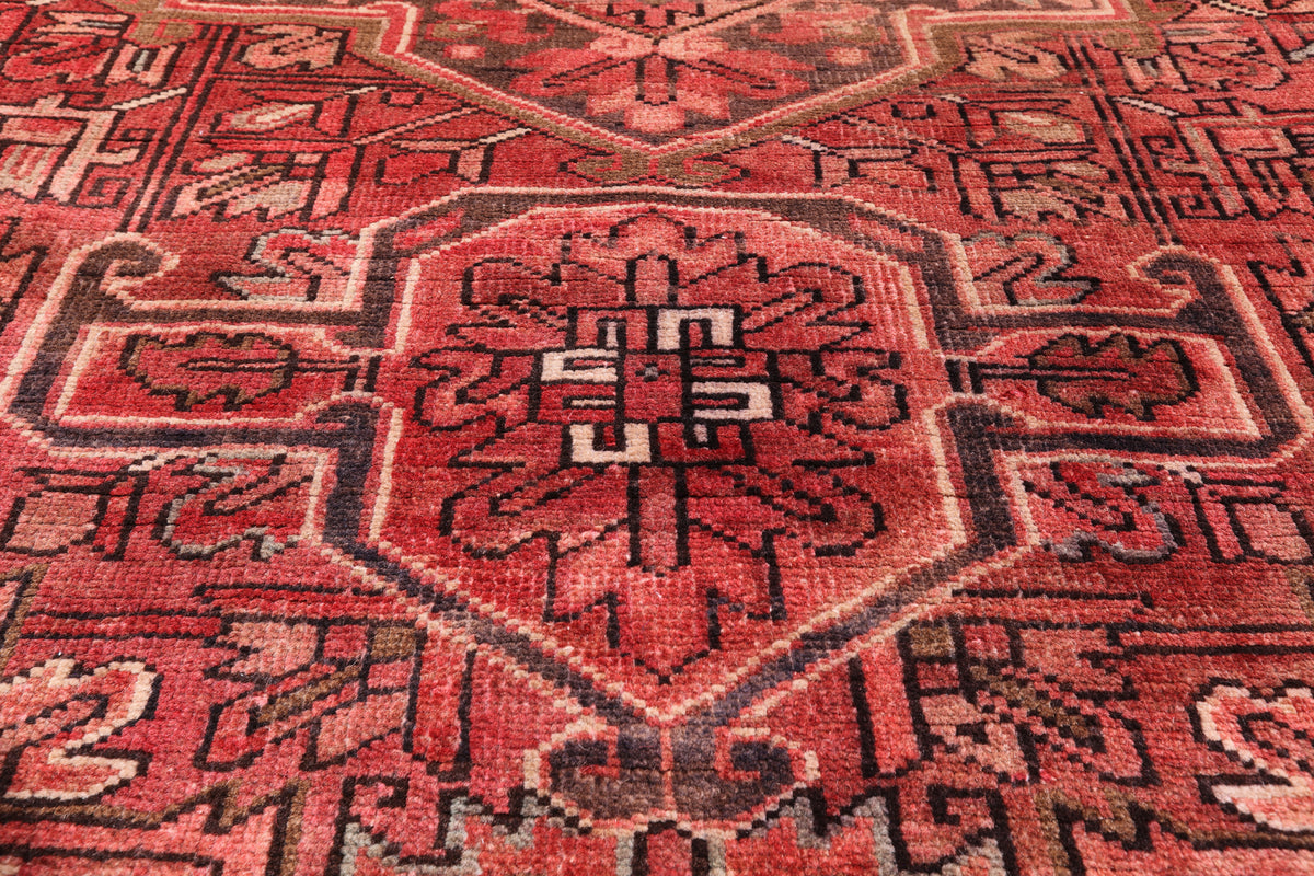 Rust Vintage Persian Heriz Serapi Handmade Wool Rug - 7' 7" X 10' 5"