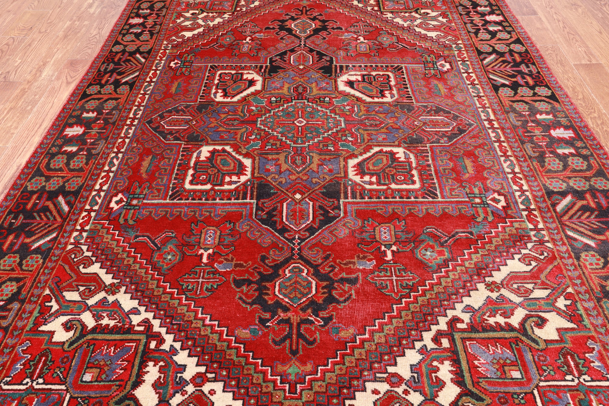 Red Vintage Persian Heriz Serapi Handmade Wool Rug - 6' 10" X 9' 11"