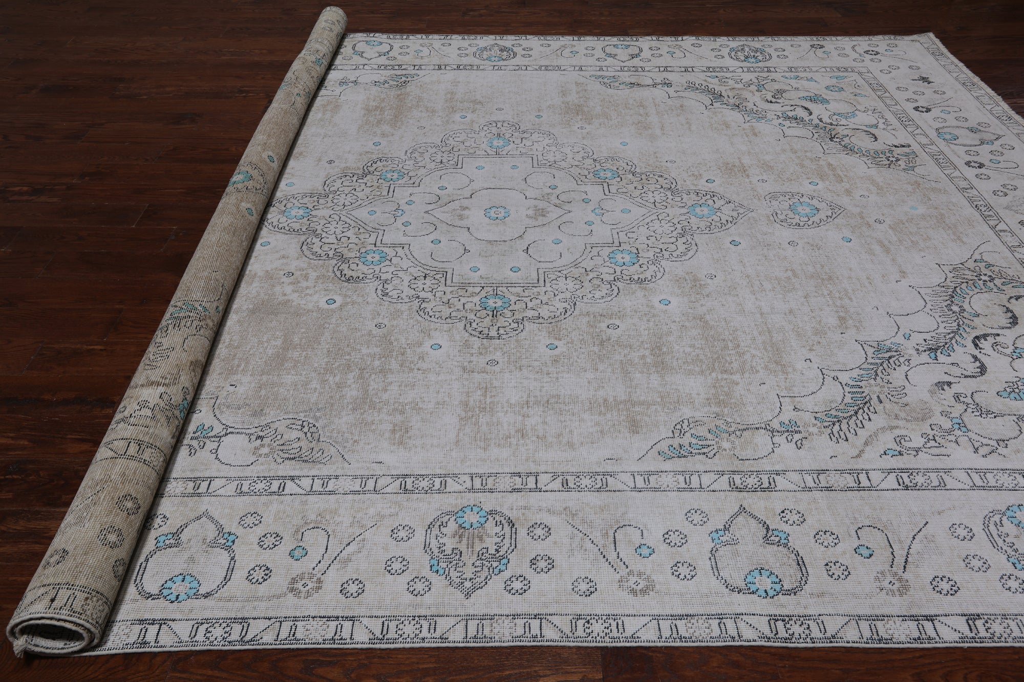 SUPER SALE Ivory Persian Vintage White Wash Hand Knotted Wool Rug - 9' 7" X 12' 2"
