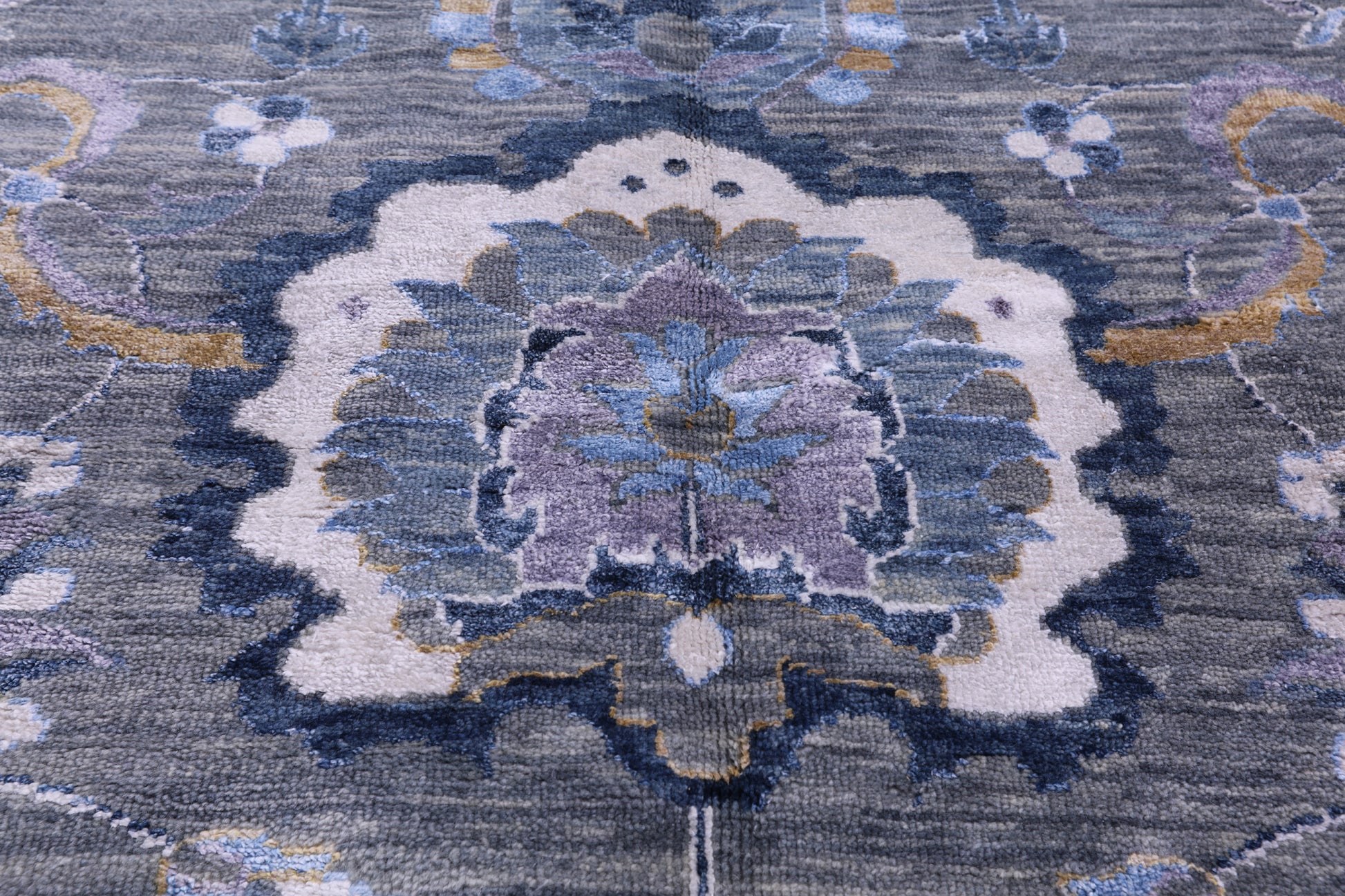 Grey Modern Hand Knotted Wool & Silk Rug - 7' 11" X 10' 1" - Golden Nile