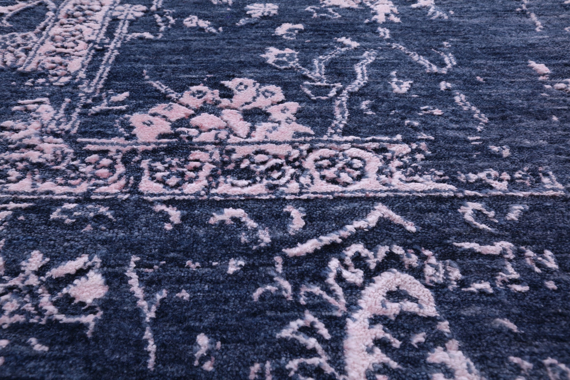 Grey Modern Hand Knotted Wool & Silk Rug - 6' 2" X 9' 3" - Golden Nile