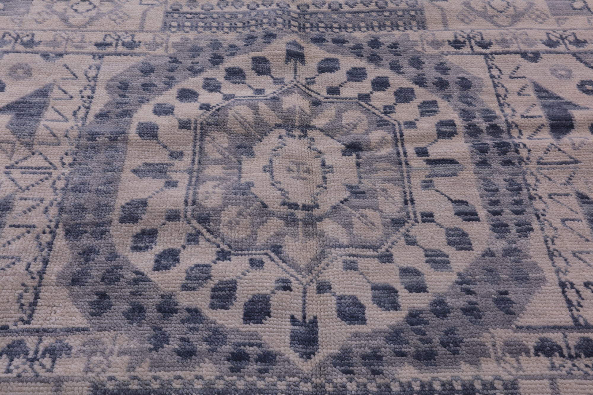 Ivory Geometric Persian Mamluk Hand Knotted Wool Rug - 9' 0" X 12' 3" - Golden Nile