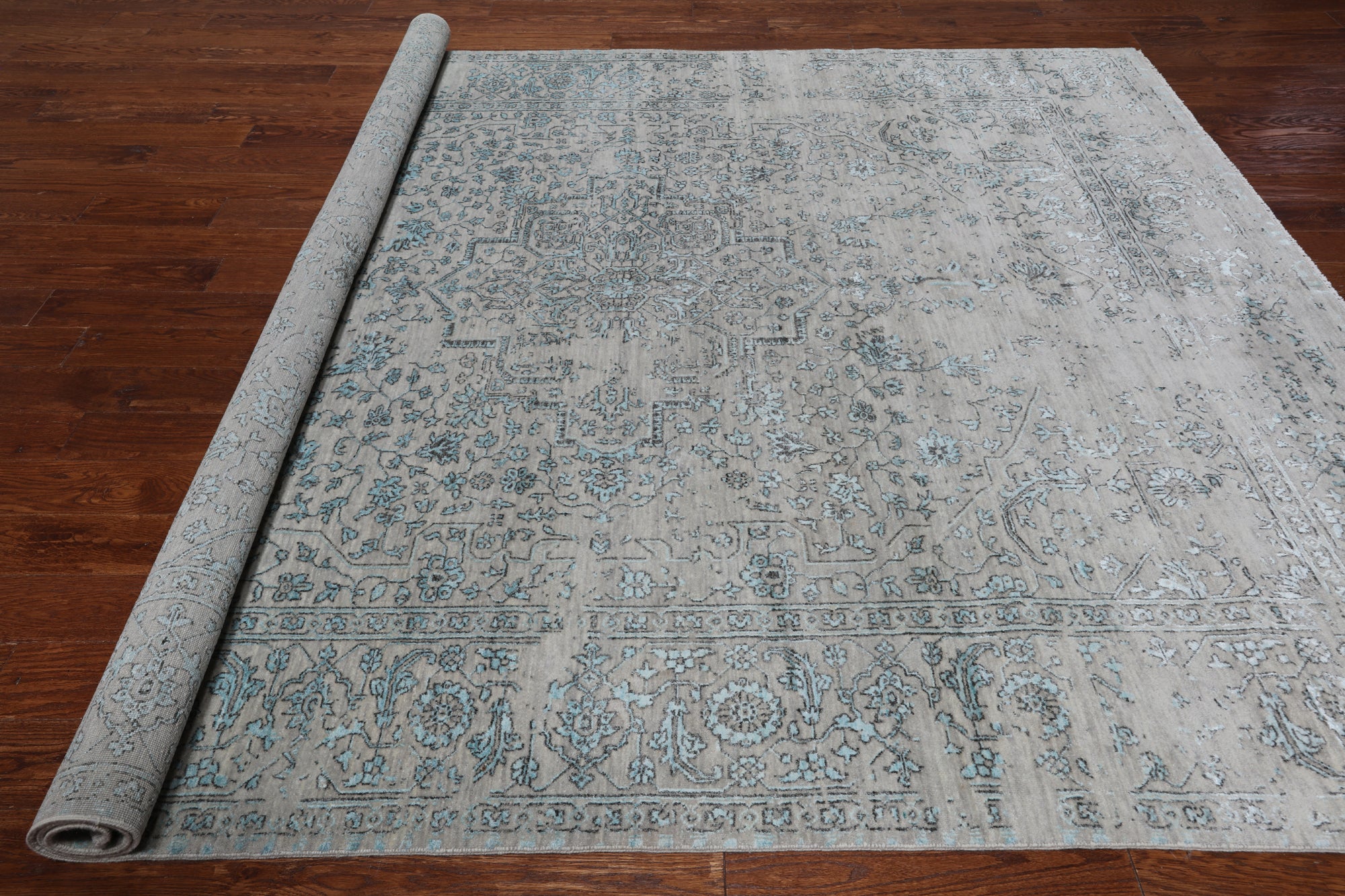 Grey Persian Heriz Serapi Handmade Wool & Silk Rug - 8' 1" X 10' 1"
