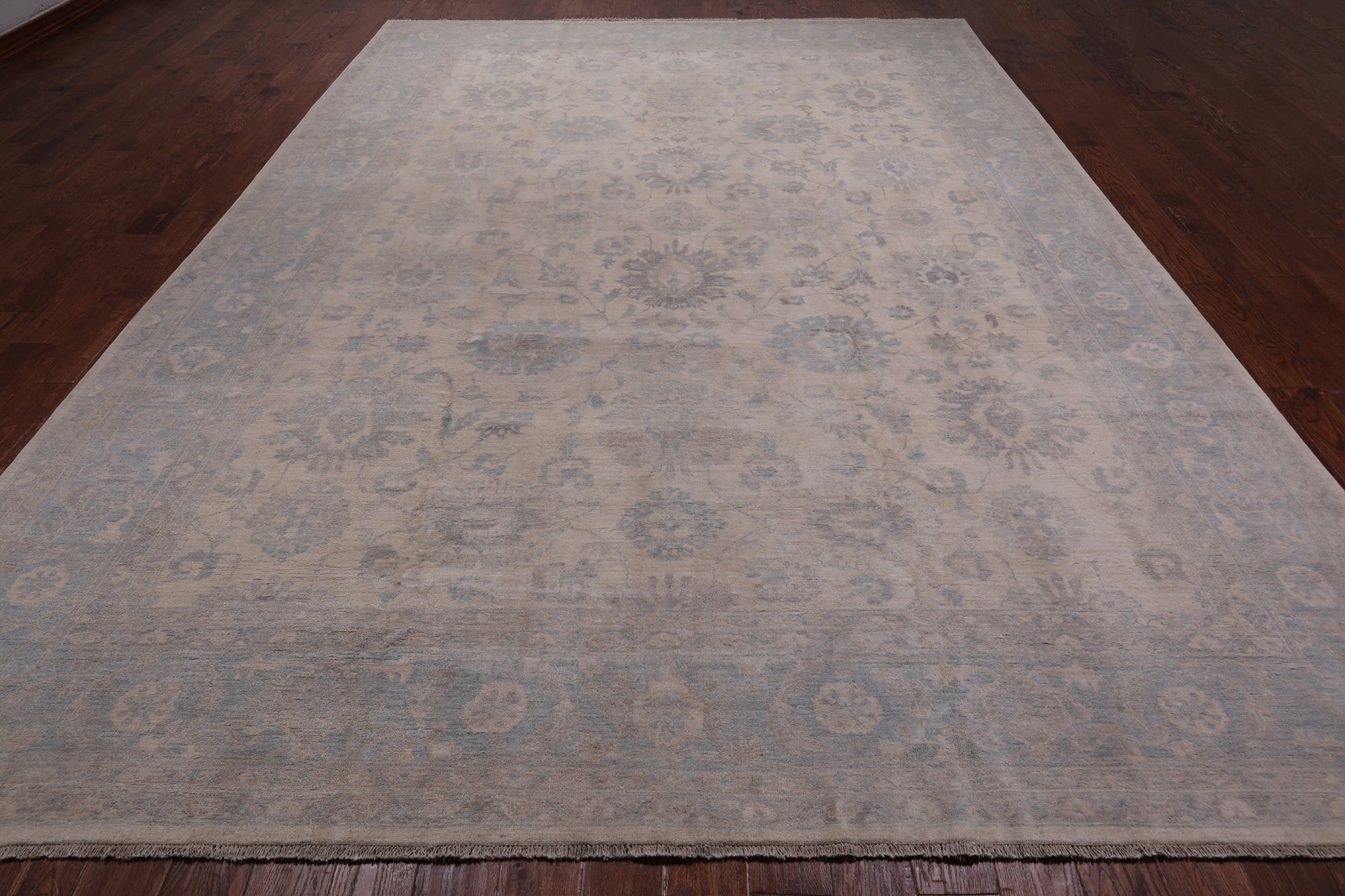 Ivory Peshawar Hand Knotted Wool Rug - 9' 10" X 13' 7"