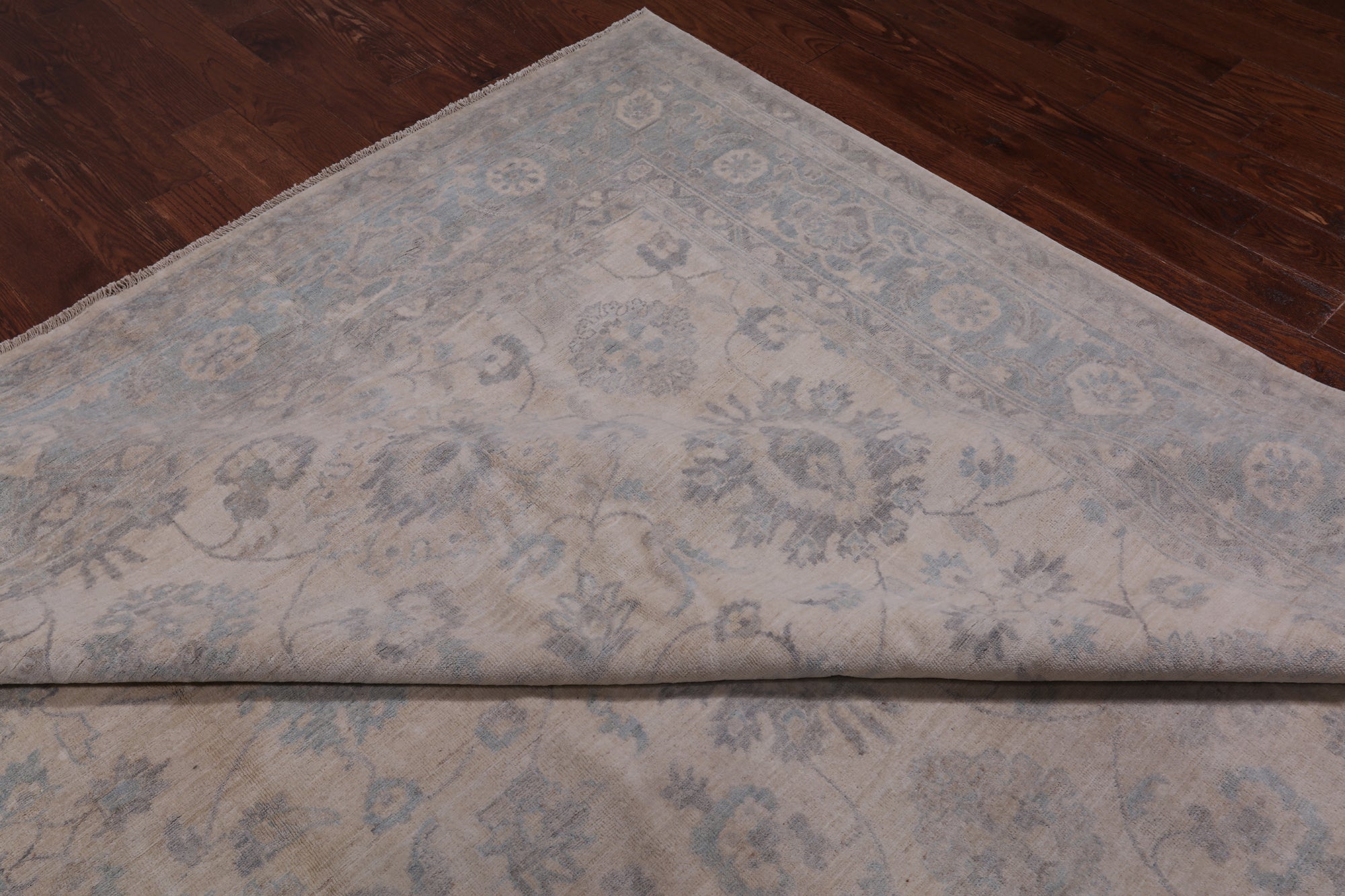 Ivory Peshawar Hand Knotted Wool Rug - 9' 10" X 13' 7"
