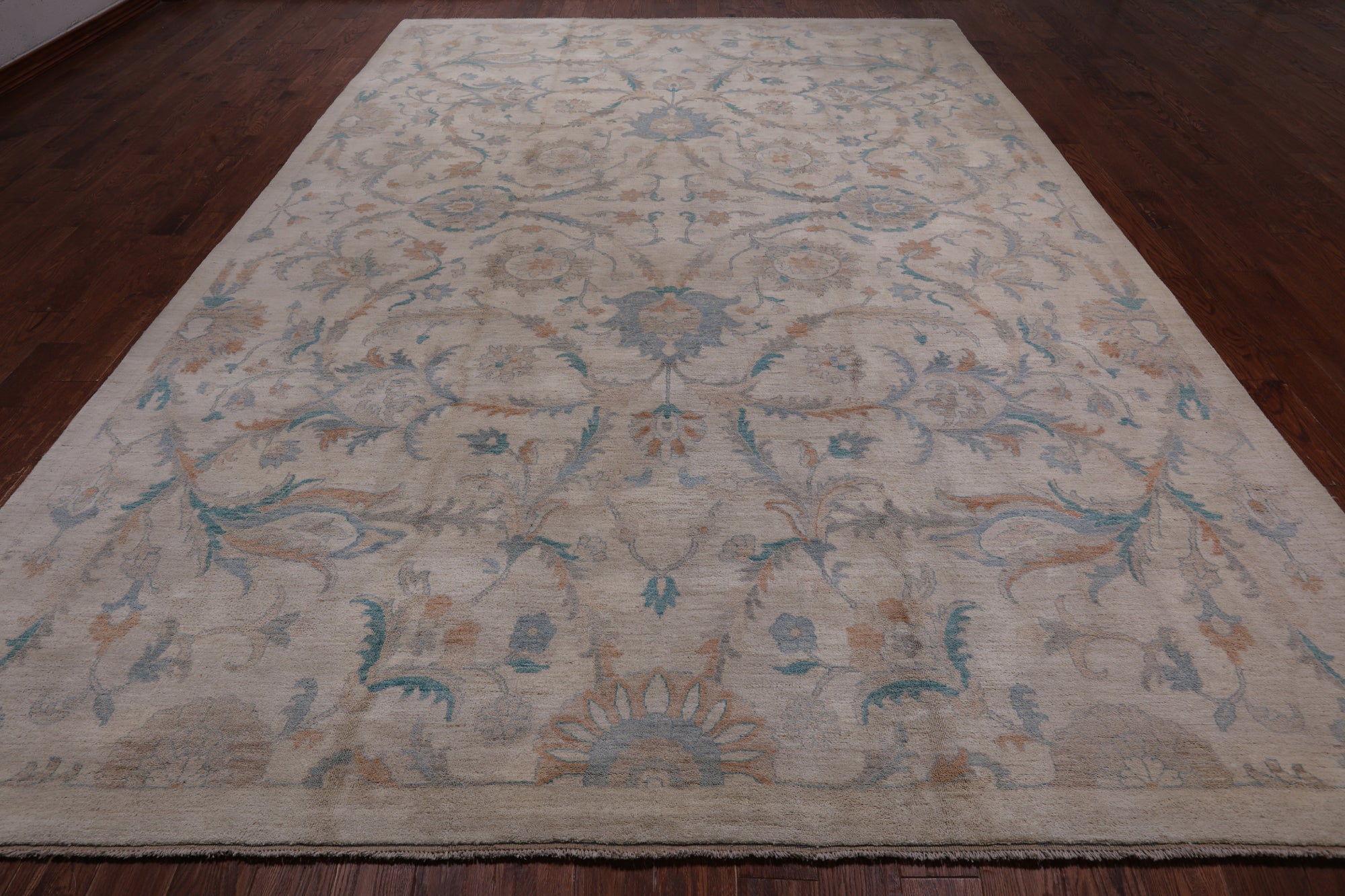 Ivory White Wash Peshawar Hand Knotted Wool Rug - 9' 11" X 13' 11"