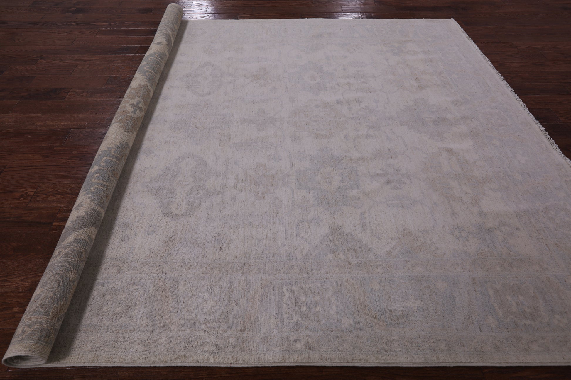Ivory White Wash Peshawar Hand Knotted Wool Rug - 7' 11" X 9' 11" - Golden Nile
