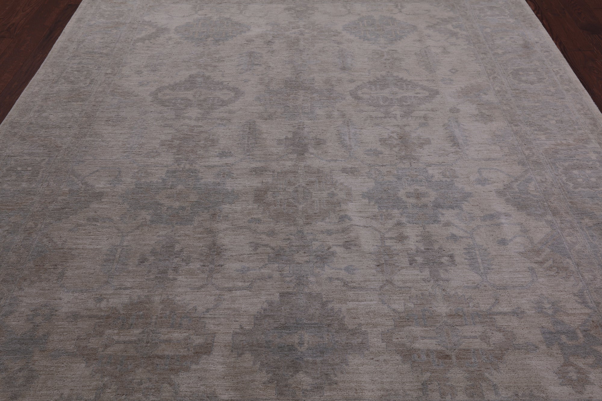 Ivory White Wash Peshawar Hand Knotted Wool Rug - 7' 11" X 9' 11" - Golden Nile