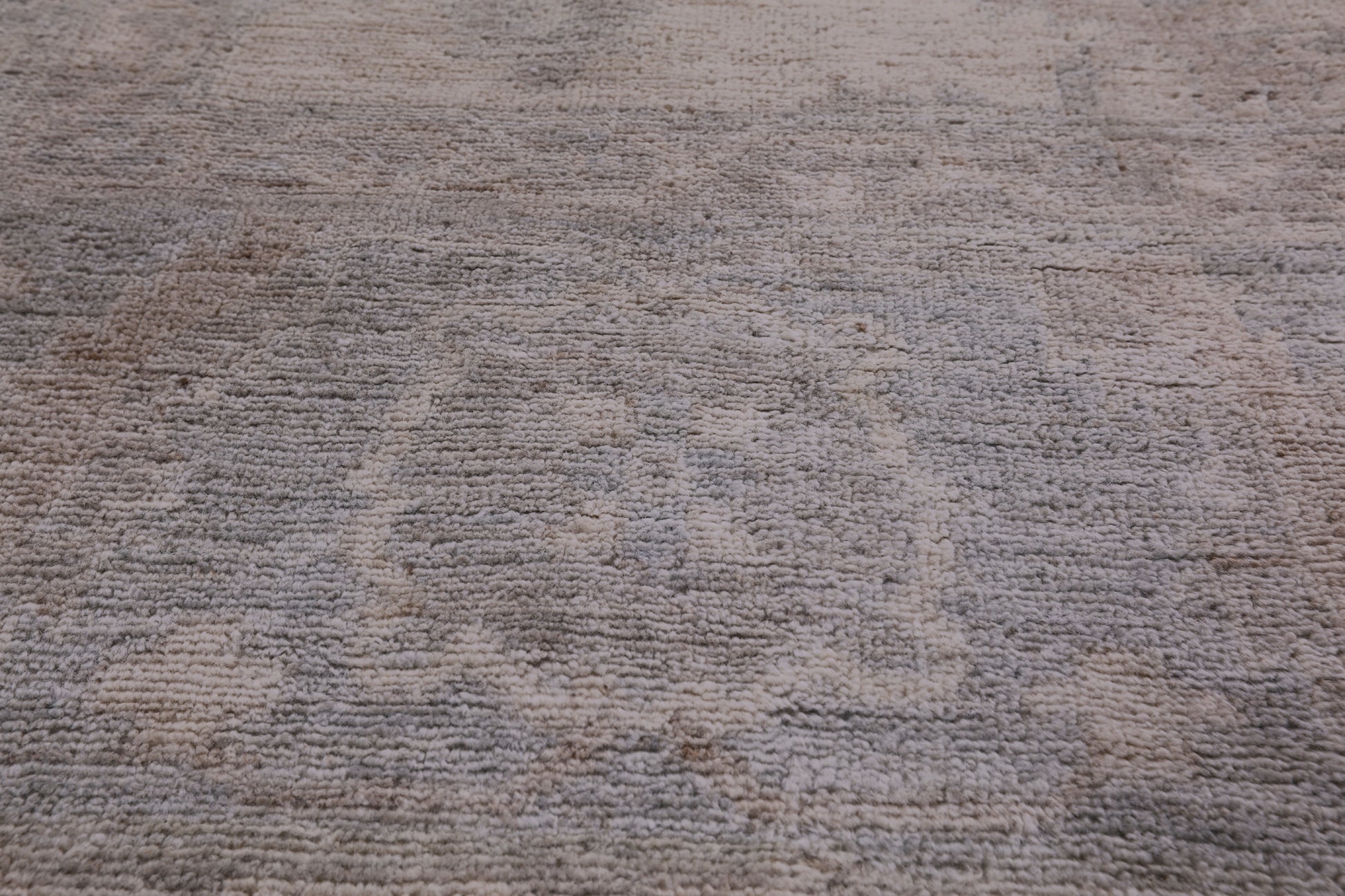 Ivory White Wash Peshawar Hand Knotted Wool Rug - 7' 11" X 9' 11" - Golden Nile