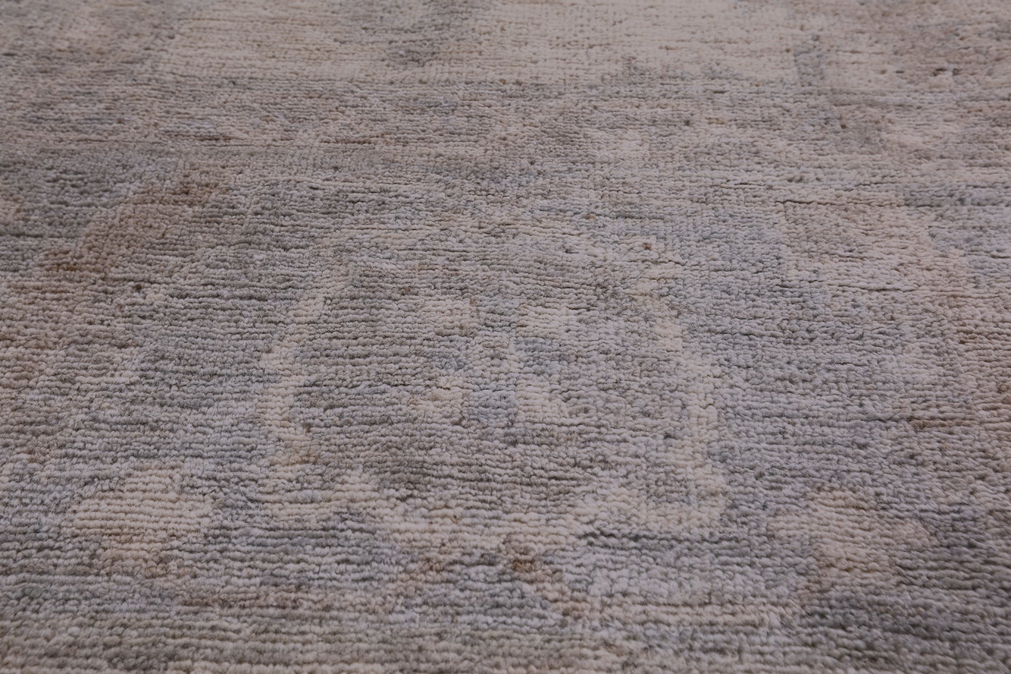Ivory White Wash Peshawar Hand Knotted Wool Rug - 7' 11" X 9' 11" - Golden Nile