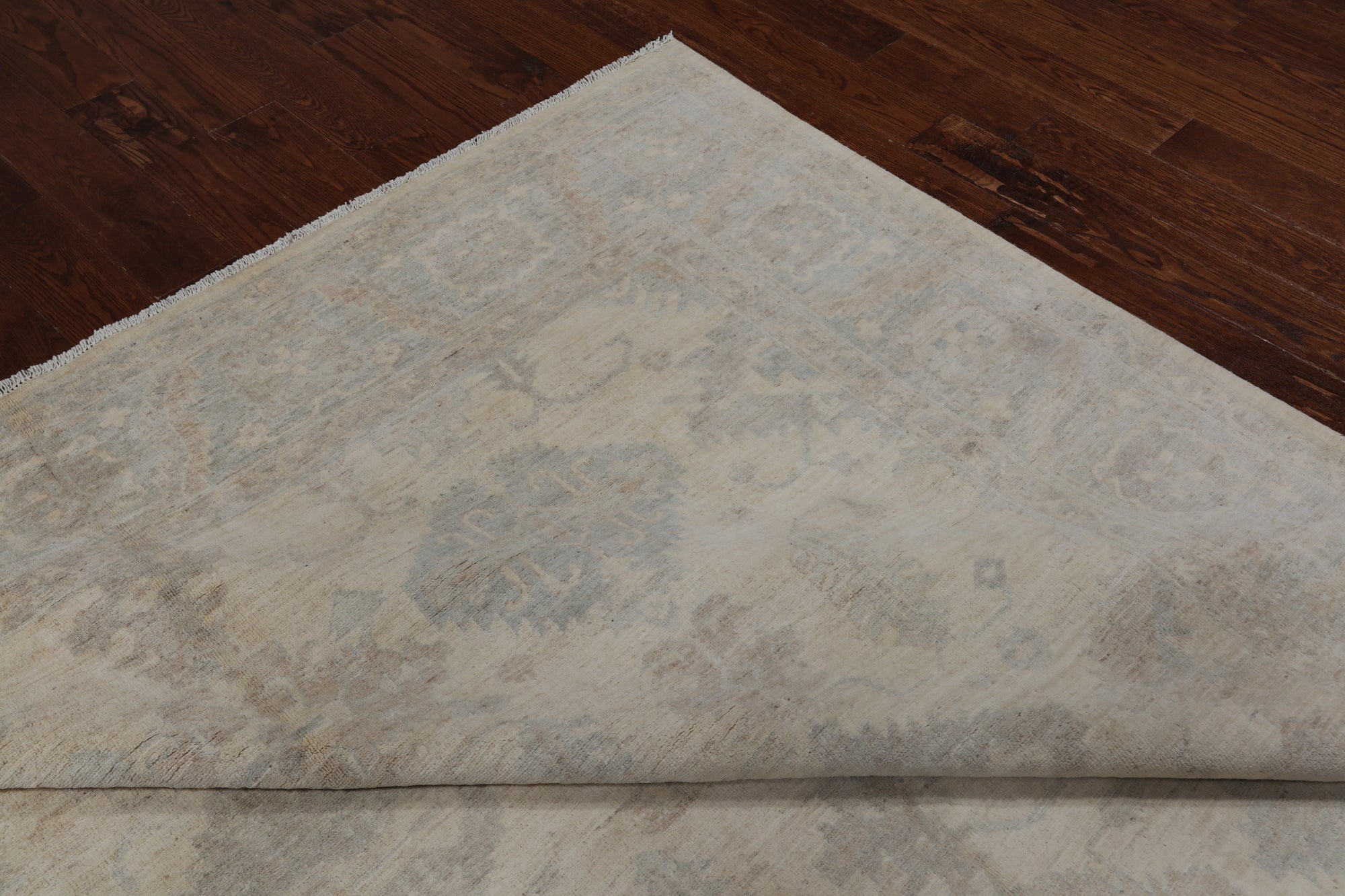 Ivory White Wash Peshawar Hand Knotted Wool Rug - 7' 11" X 9' 11"