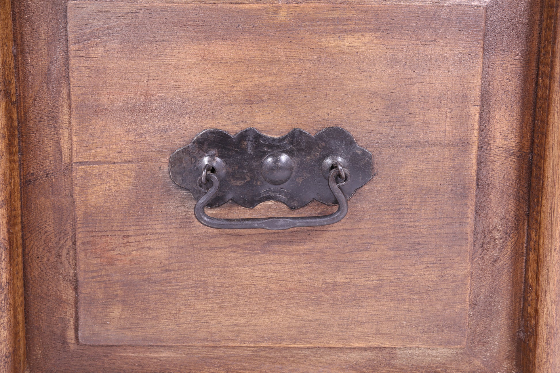 Reclaimed Wood Trunk Hand-carved Design - Golden Nile